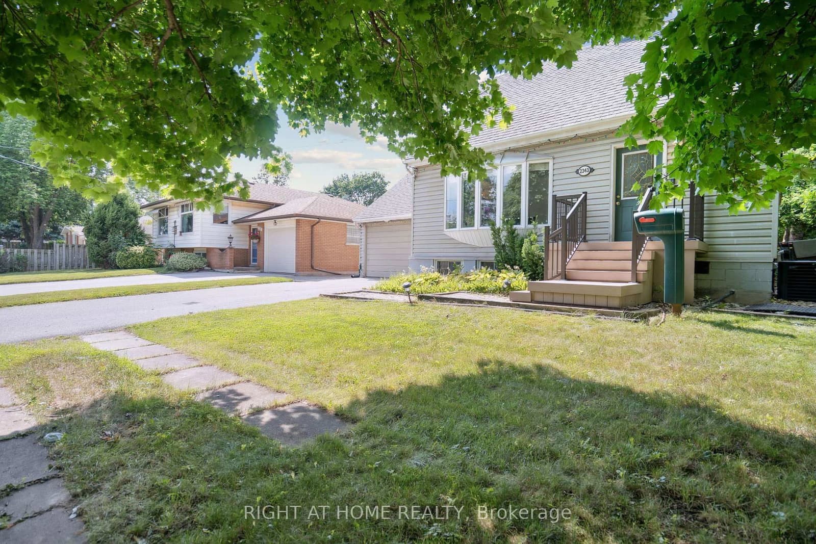 2343 Mountainside Drive thumbnail 4