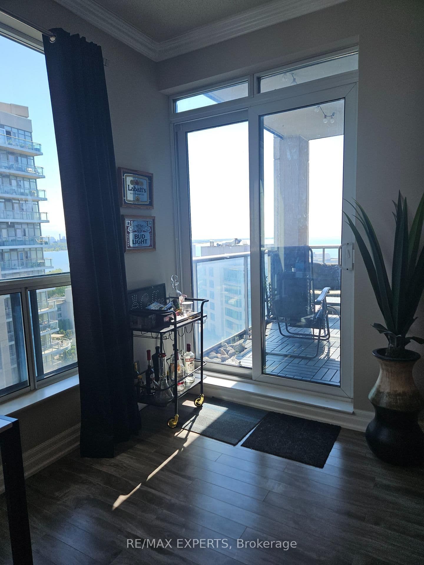 2083 Lakeshore Boulevard W, Unit 1509 thumbnail 7