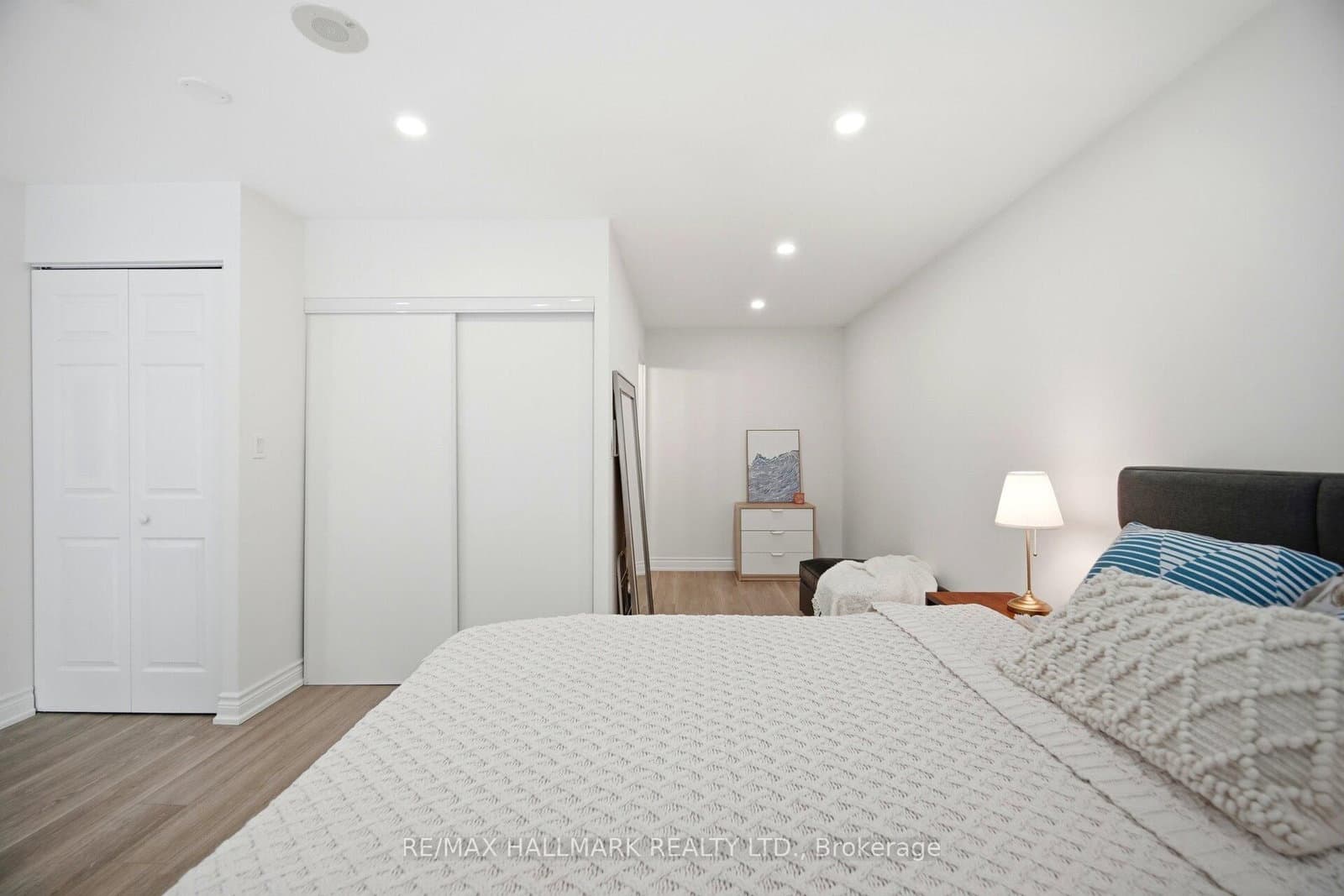 200 Manitoba Street, Unit 624 thumbnail 23