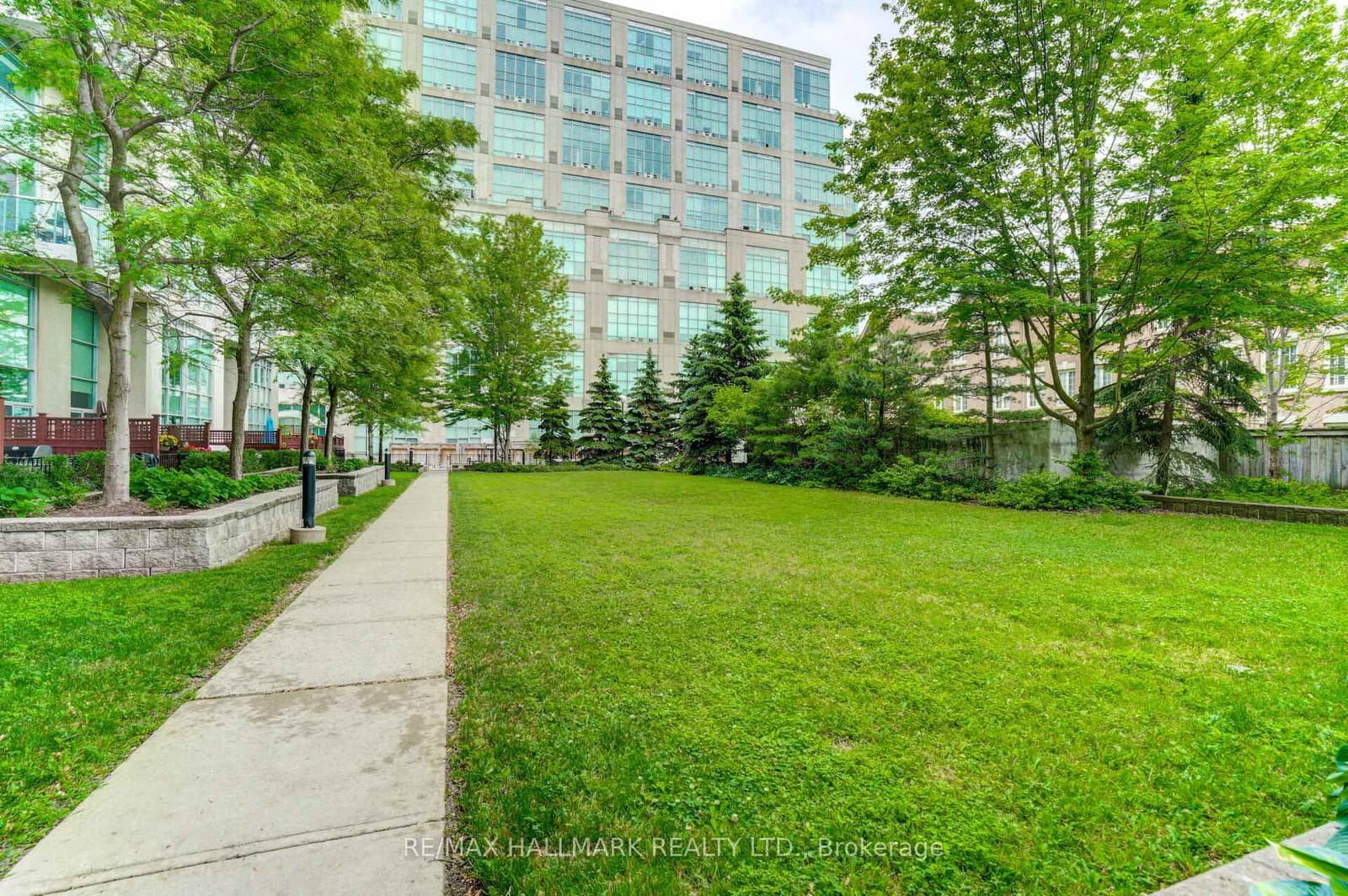 200 Manitoba Street, Unit 624 thumbnail 38