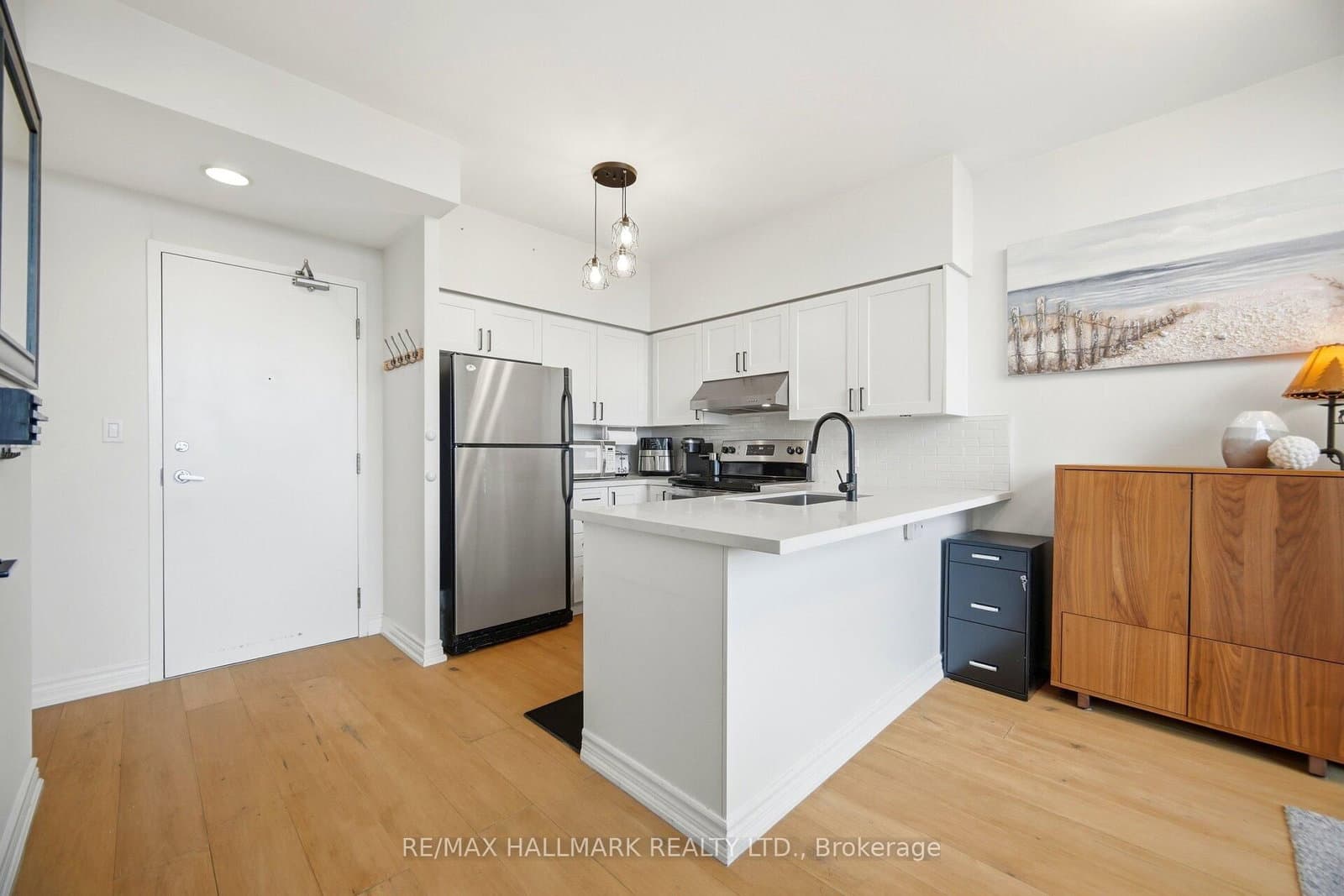 200 Manitoba Street, Unit 624 thumbnail 5