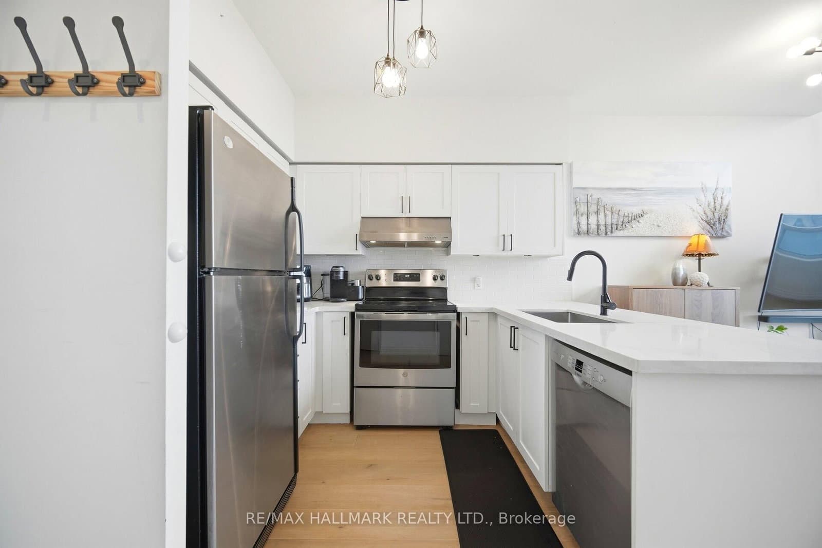 200 Manitoba Street, Unit 624 thumbnail 6