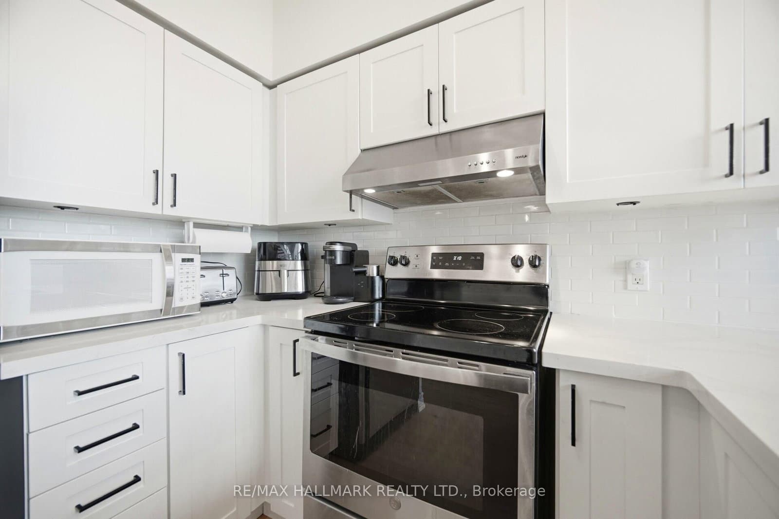 200 Manitoba Street, Unit 624 thumbnail 7