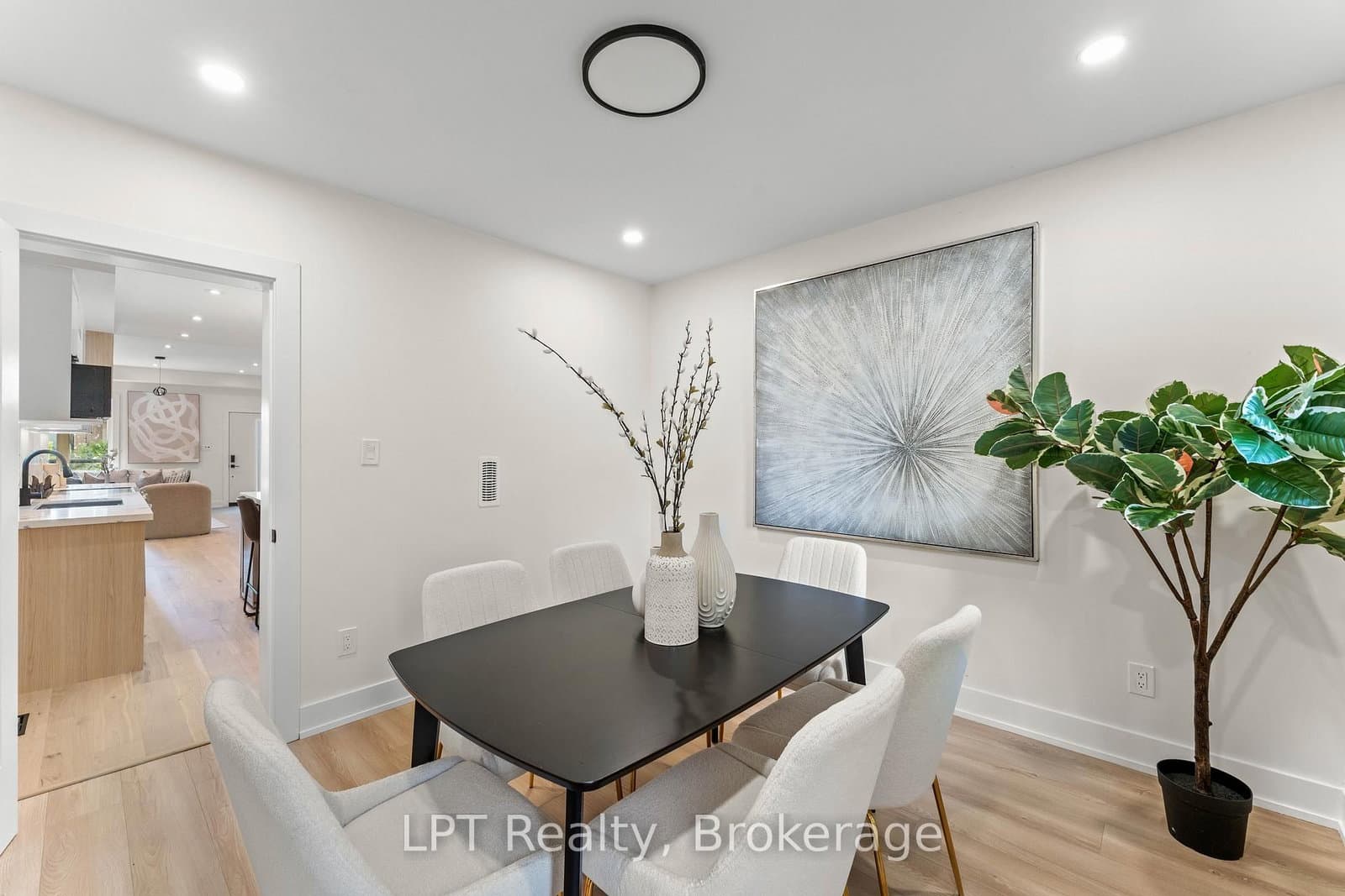 204 Franklin Avenue thumbnail 11