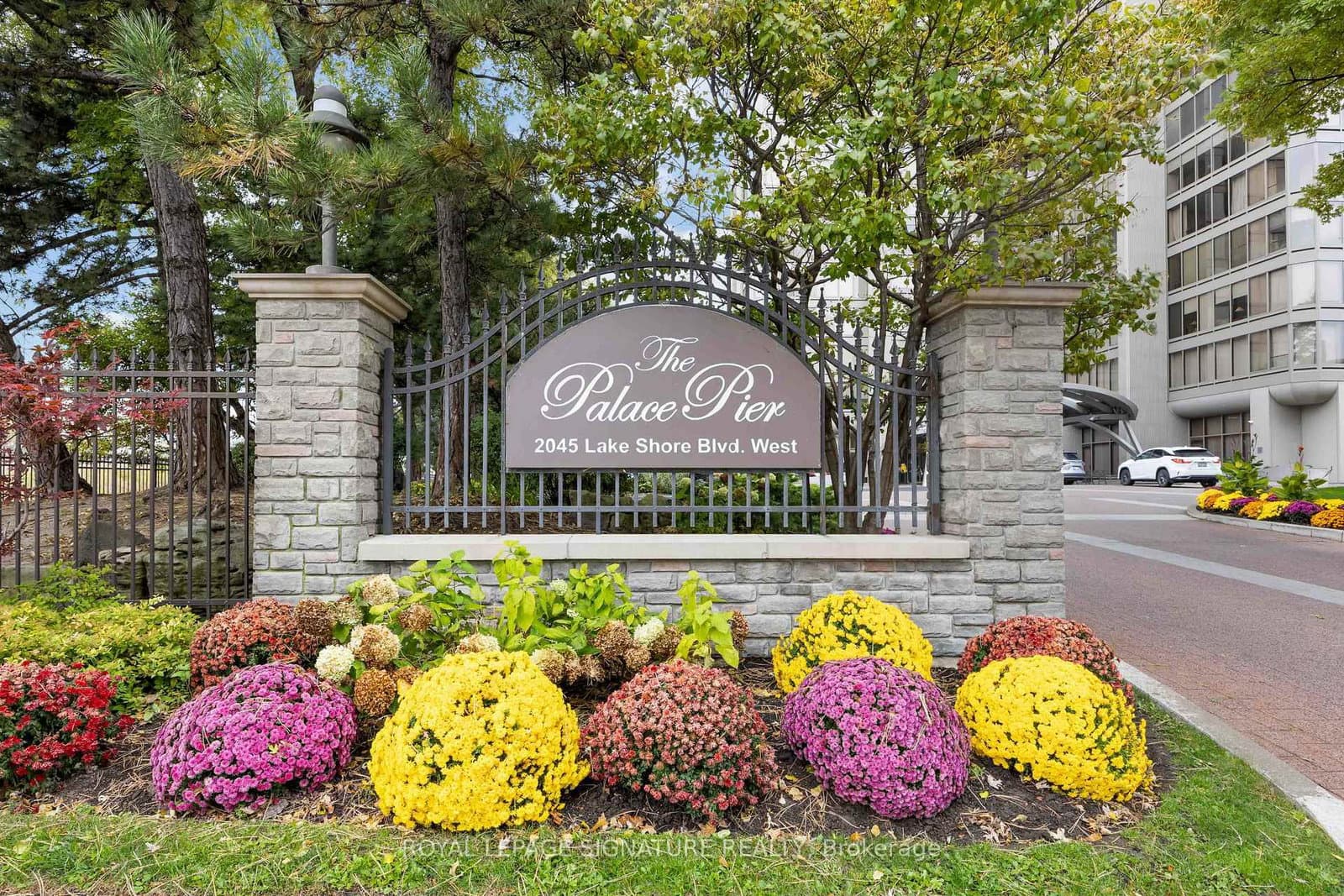 #2904 - 2045 Lake Shore Boulevard W