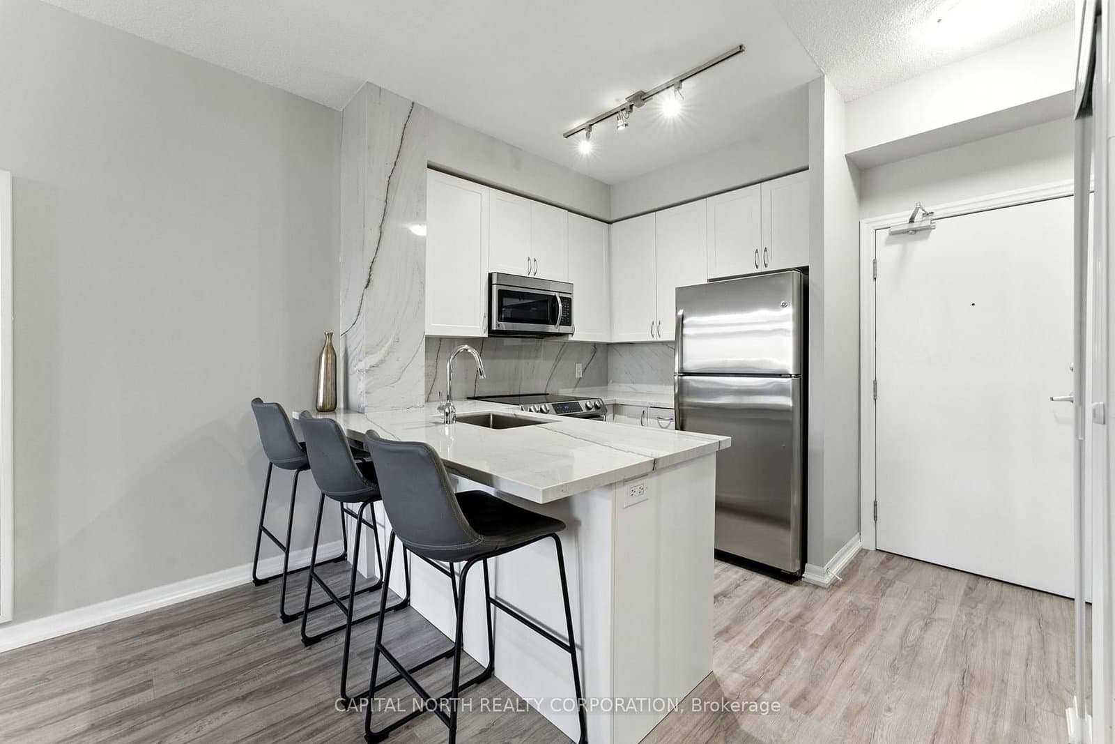 1940 Ironstone Drive, Unit 213 thumbnail 3