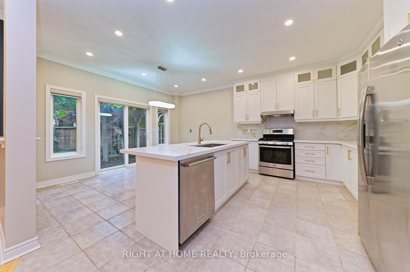 6843 Campbell Settler Court E thumbnail 16