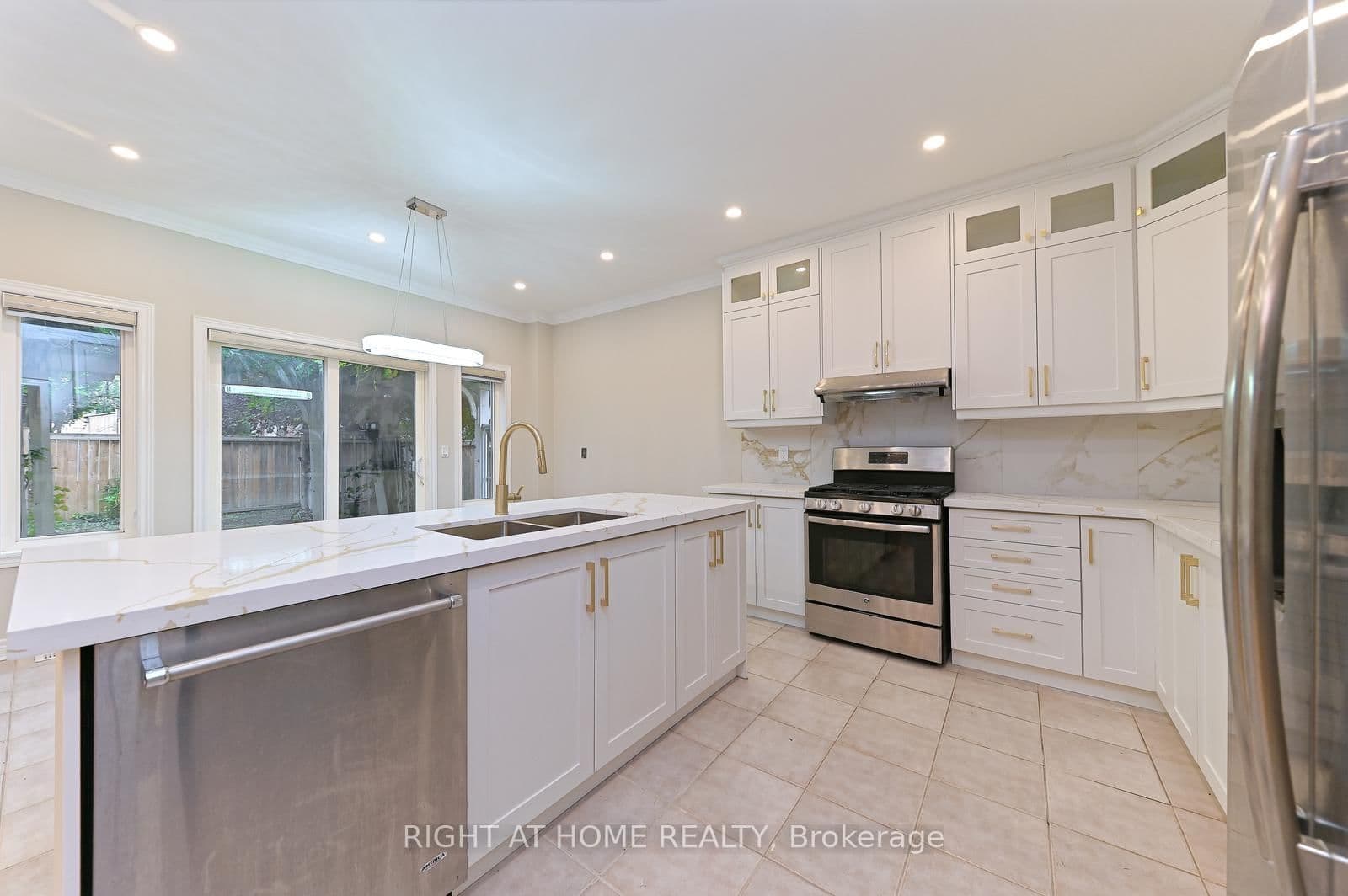 6843 Campbell Settler Court E thumbnail 21