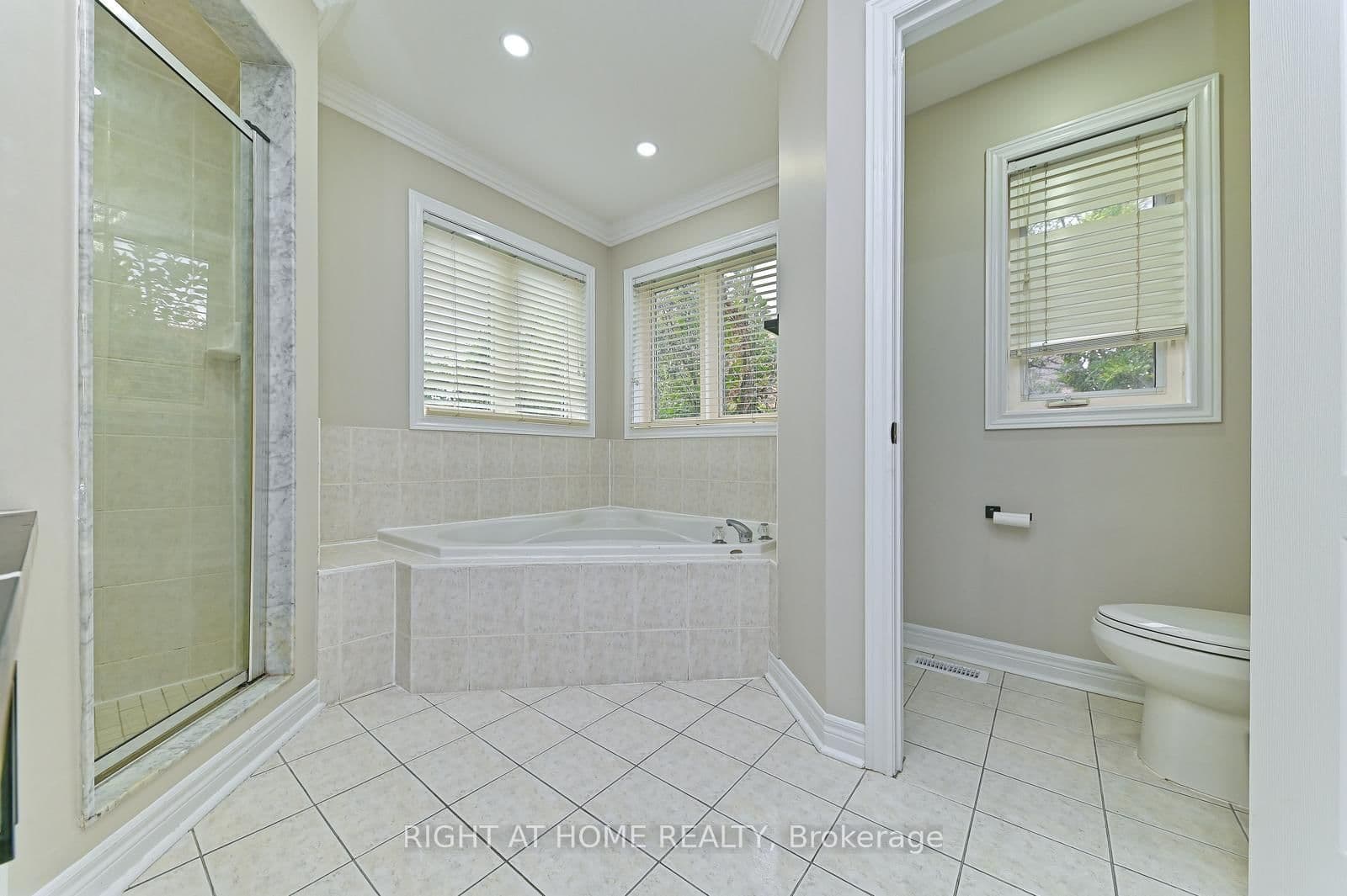 6843 Campbell Settler Court E thumbnail 36