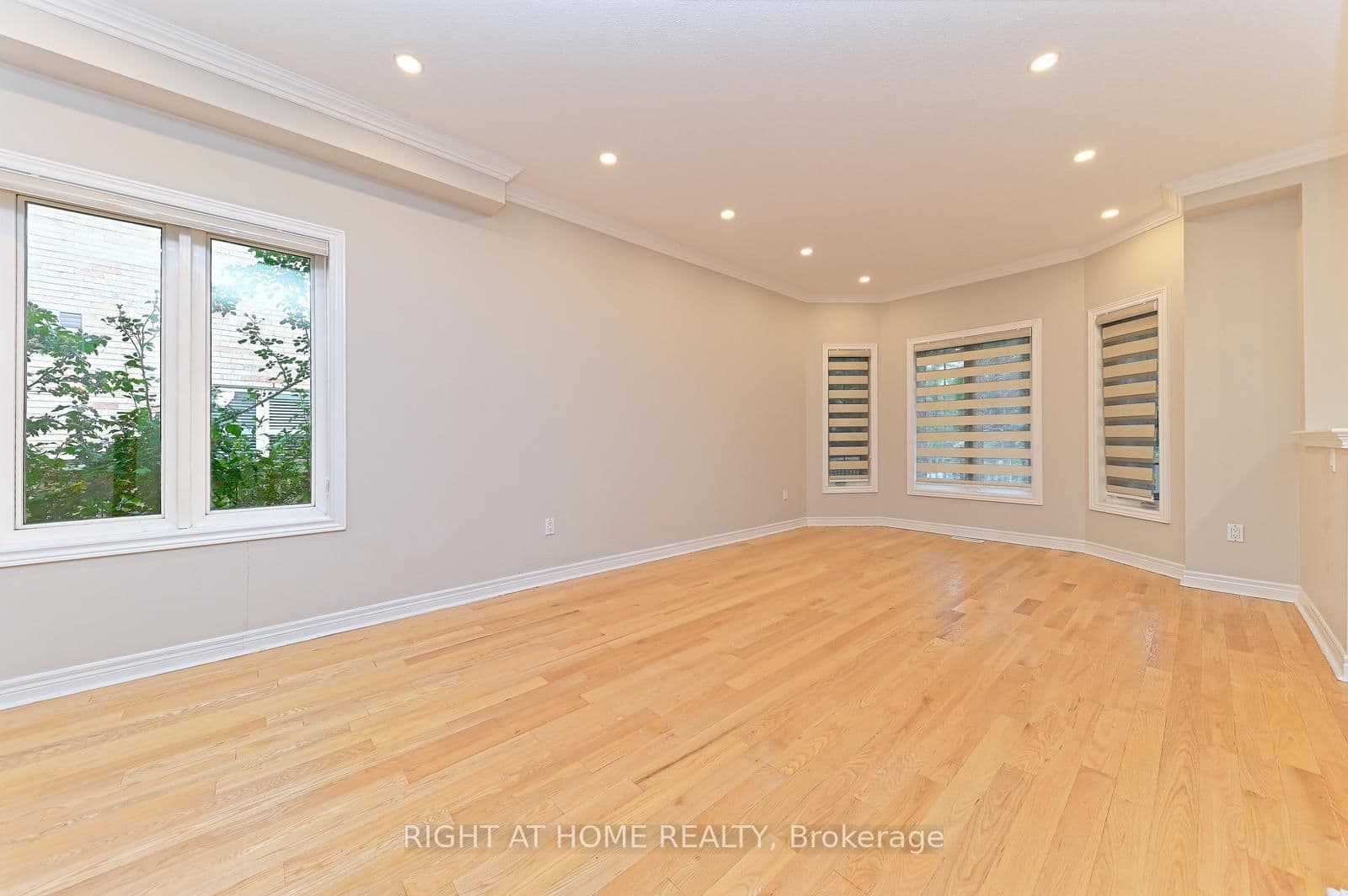 6843 Campbell Settler Court E thumbnail 5