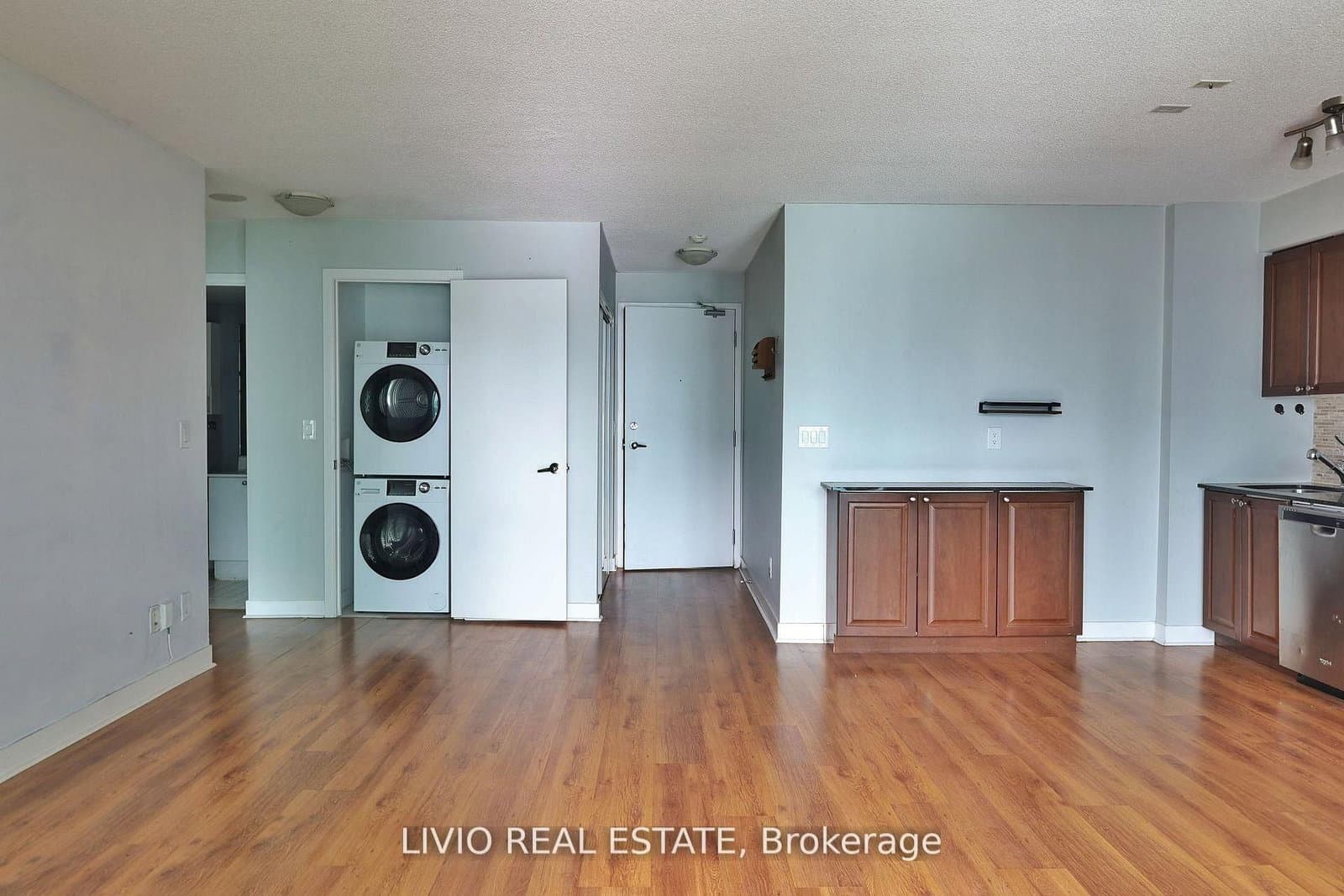 155 Legion Road N, Unit 2101 thumbnail 12