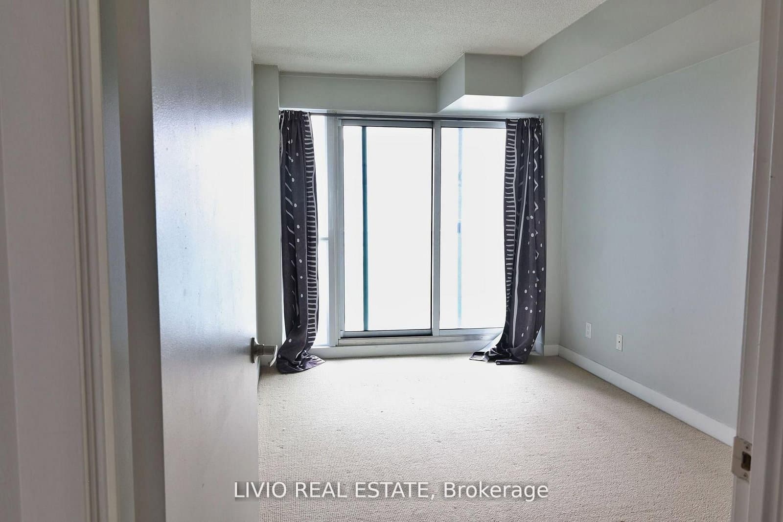 155 Legion Road N, Unit 2101 thumbnail 14