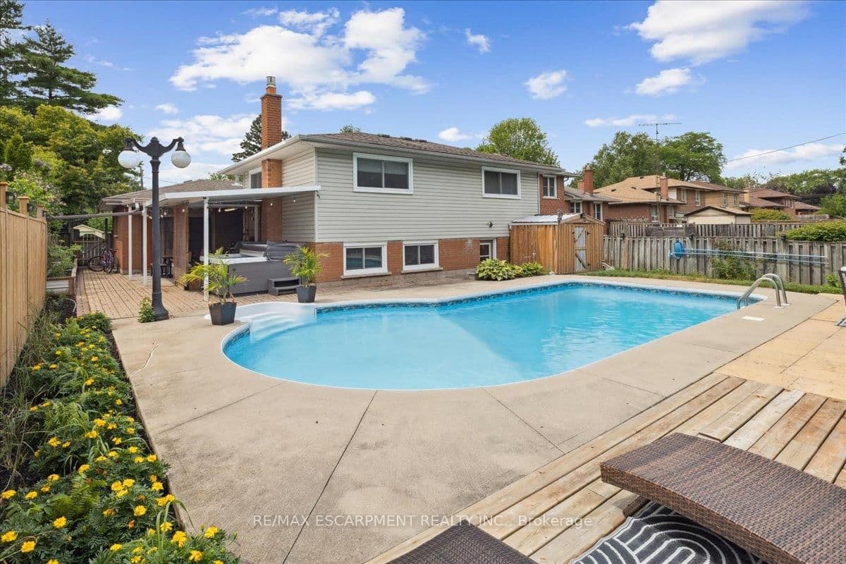 755 Parker Crescent thumbnail 41
