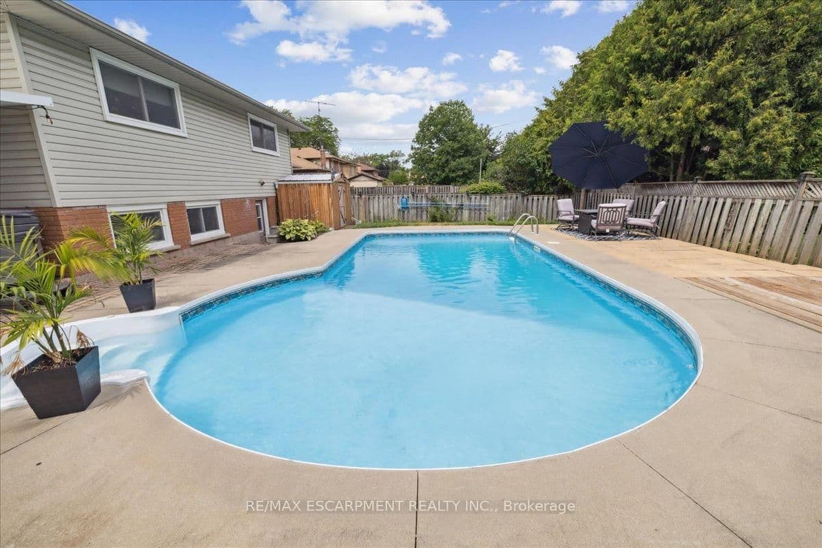 755 Parker Crescent thumbnail 45