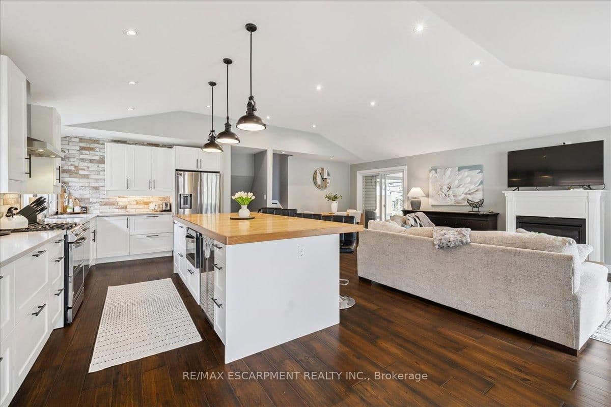 755 Parker Crescent thumbnail 7
