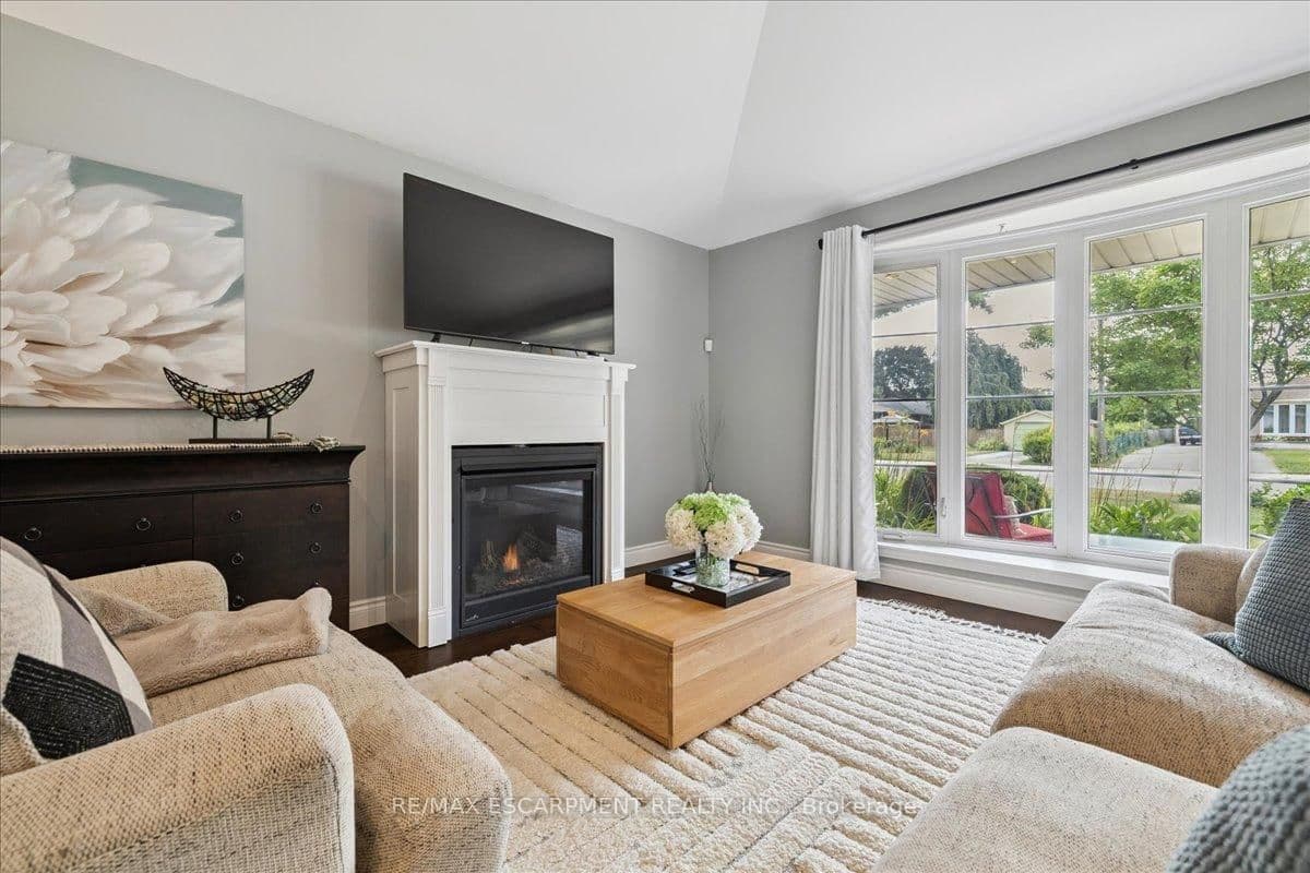 755 Parker Crescent thumbnail 9