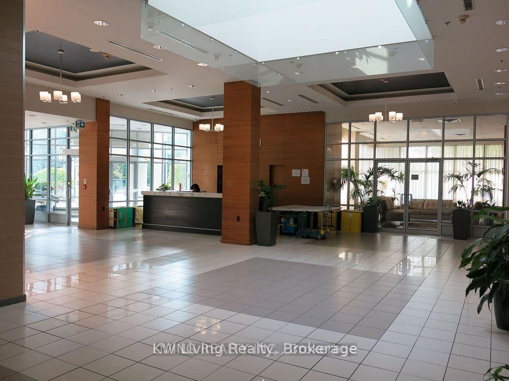 33 Elm Drive W, Unit 2806 thumbnail 2