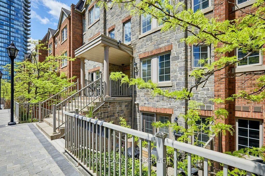 93 The Queensway, Unit 39 - Image 1