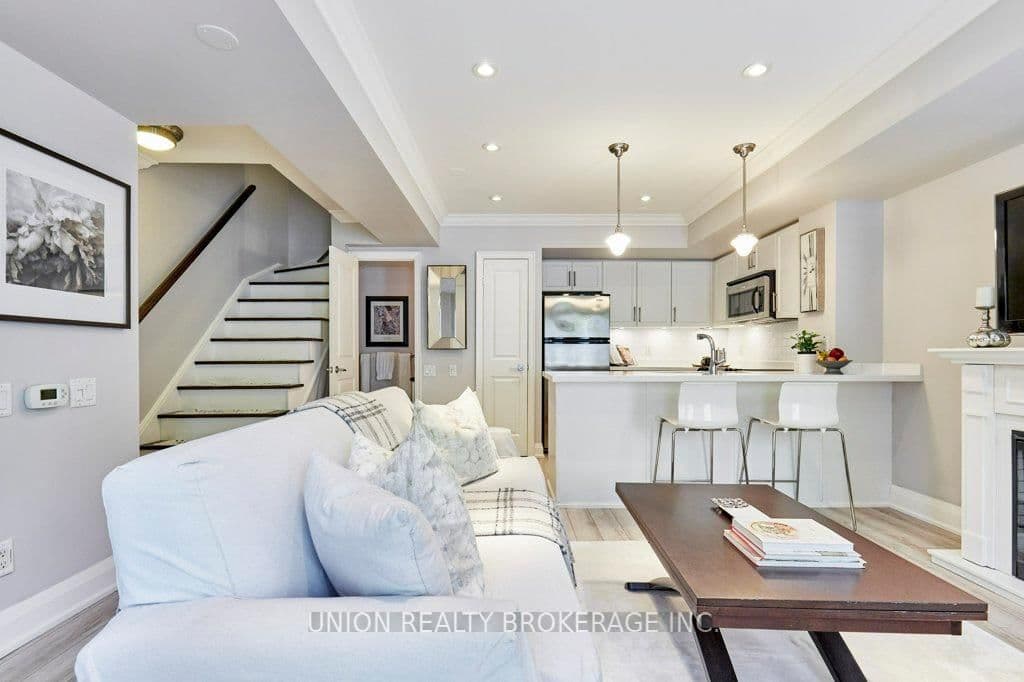 93 The Queensway, Unit 39 thumbnail 6