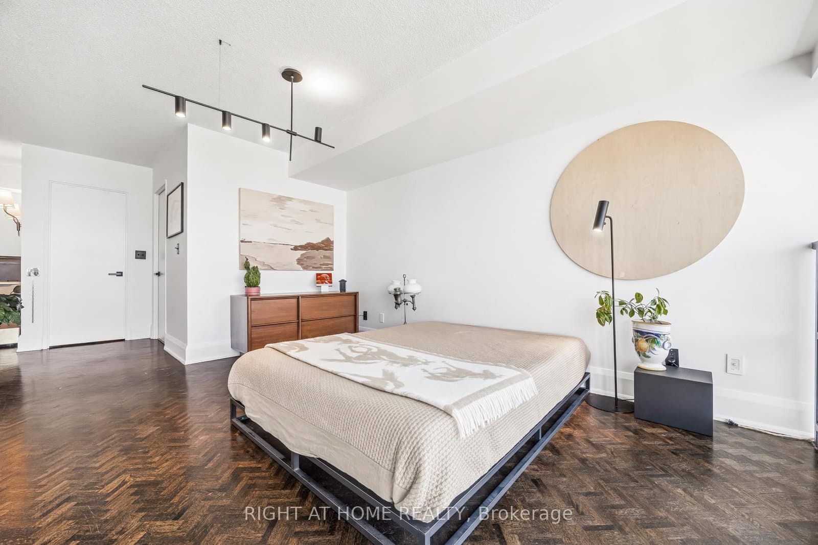 250 Manitoba Street, Unit 612 thumbnail 24