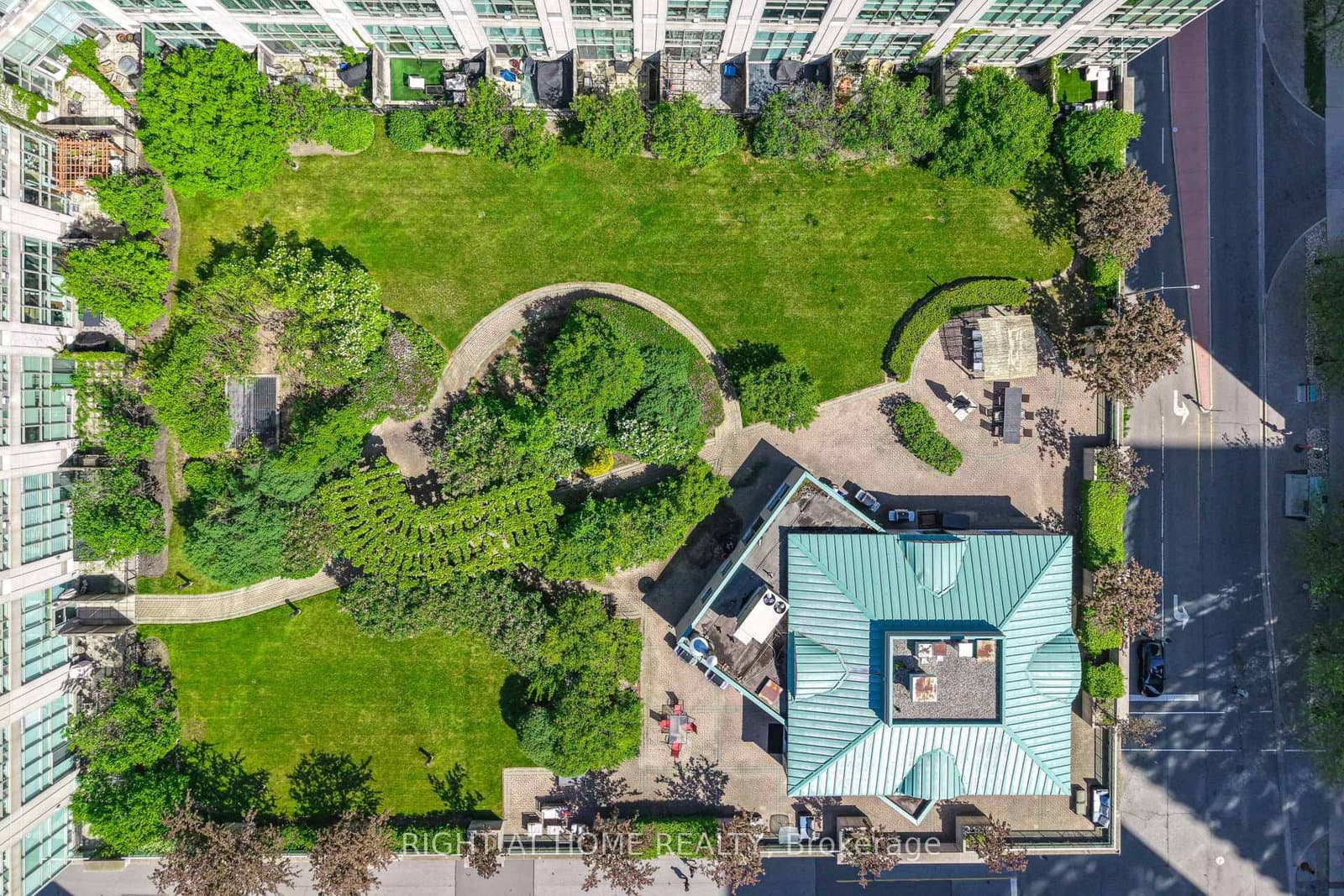 250 Manitoba Street, Unit 612 thumbnail 38