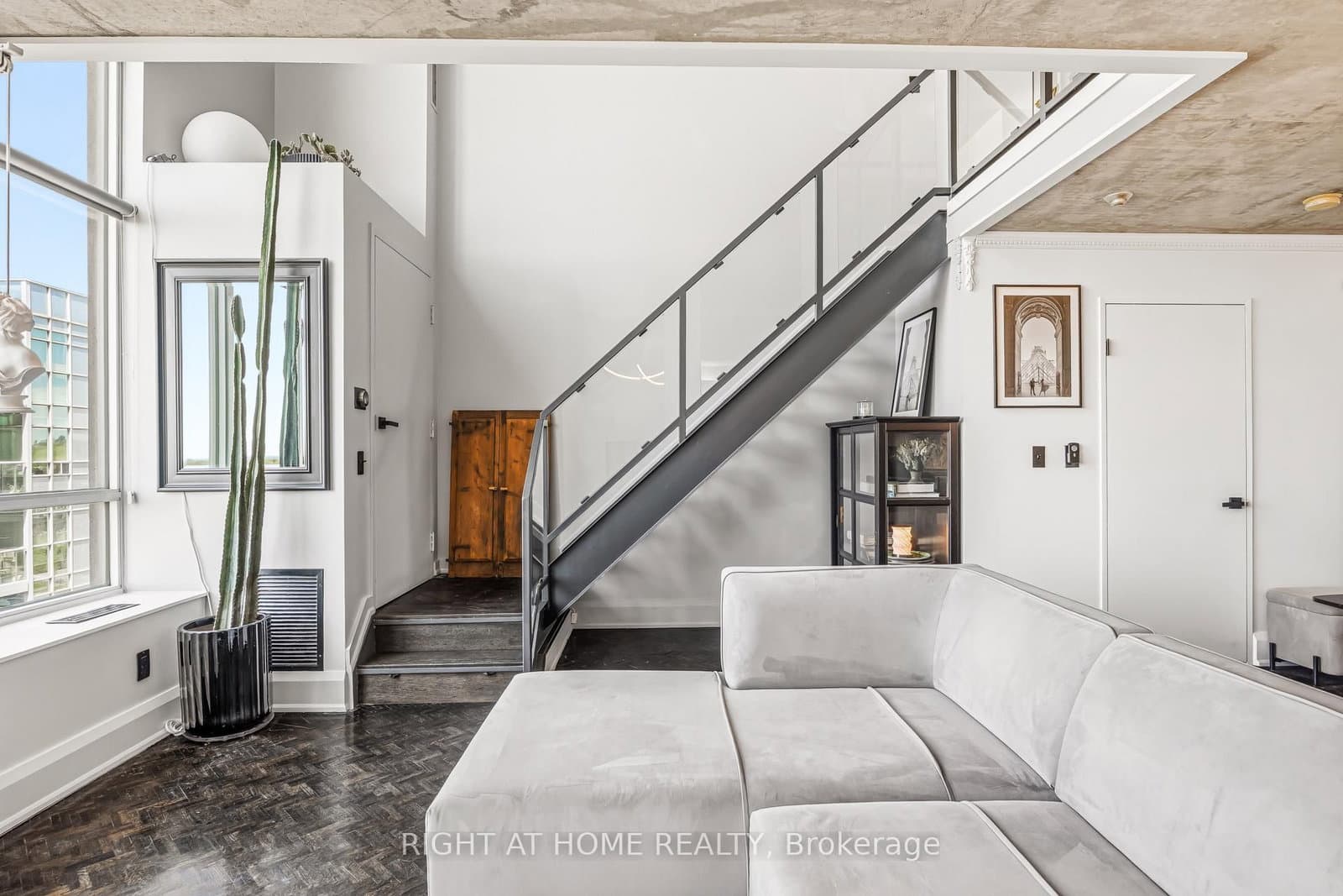 250 Manitoba Street, Unit 612 thumbnail 6