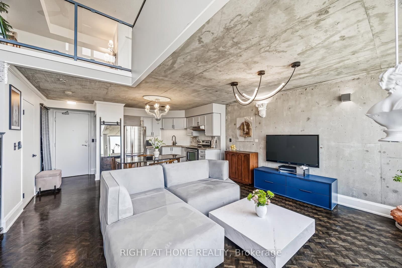 250 Manitoba Street, Unit 612 thumbnail 9