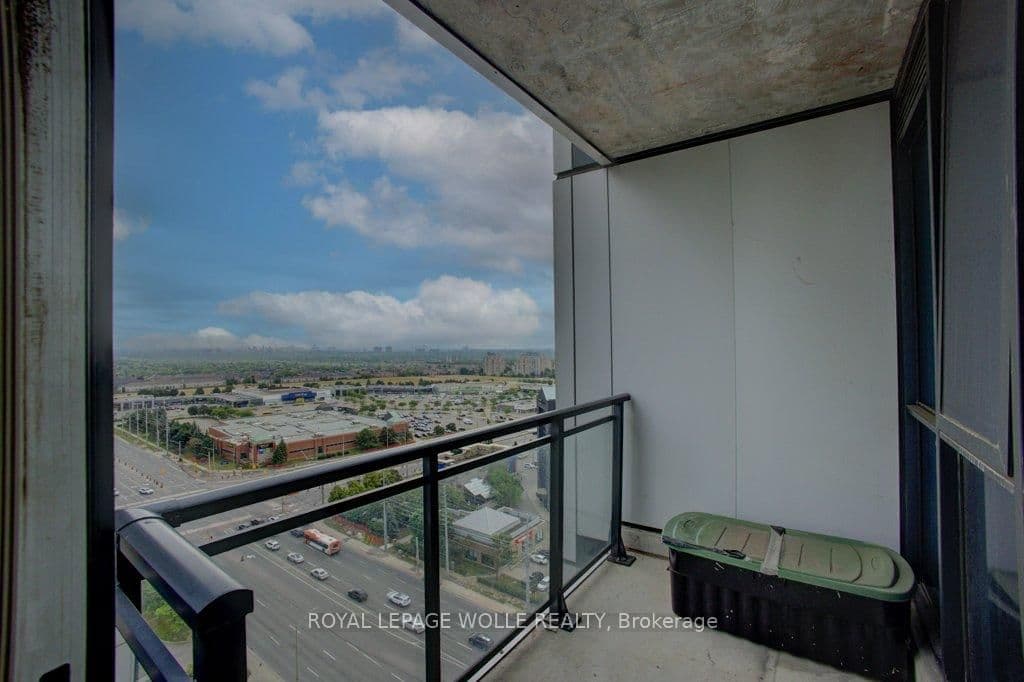 75 Eglinton Avenue W, Unit 1601 thumbnail 11