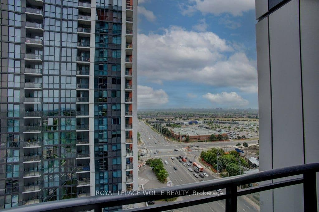 75 Eglinton Avenue W, Unit 1601 thumbnail 12