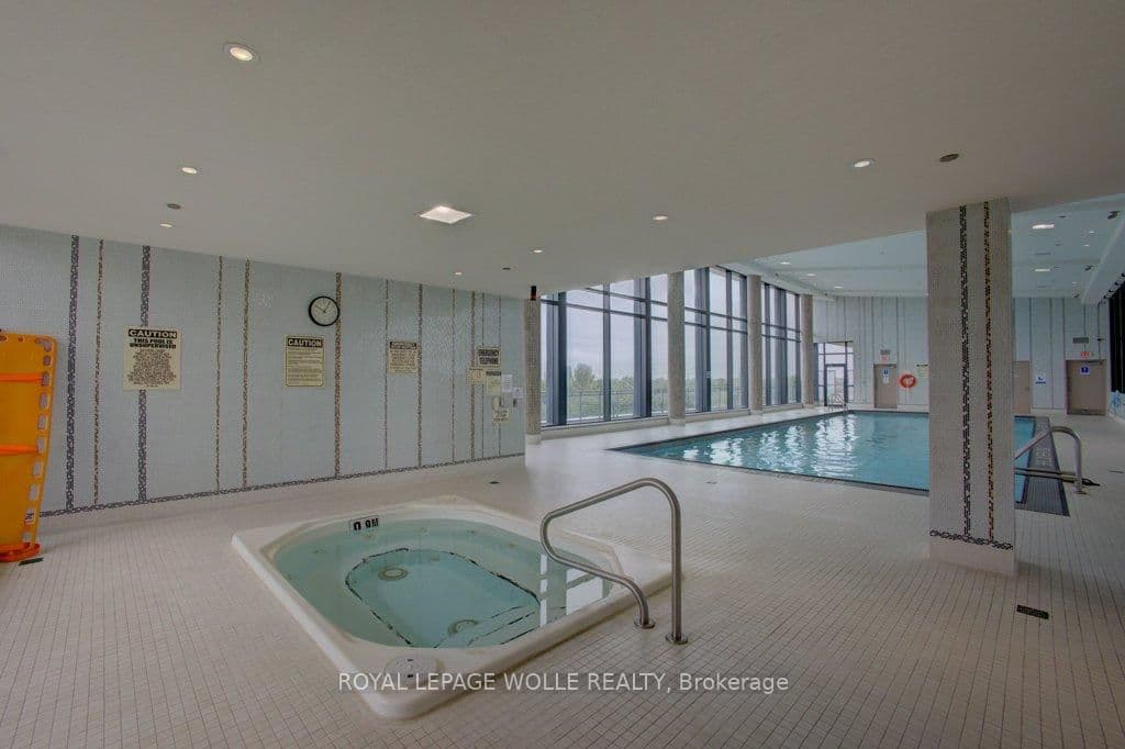 75 Eglinton Avenue W, Unit 1601 thumbnail 18