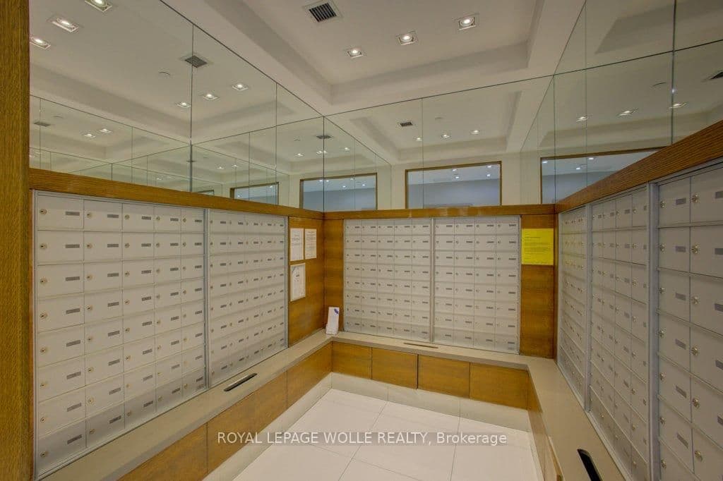75 Eglinton Avenue W, Unit 1601 thumbnail 20