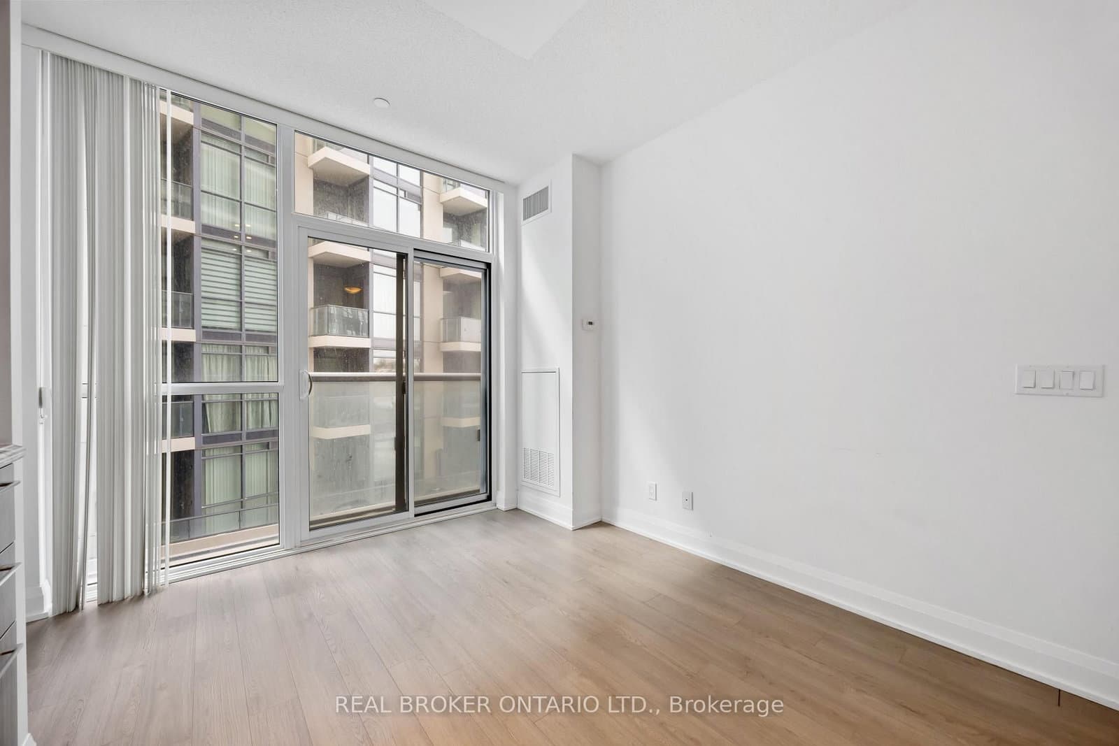 56 Annie Craig Drive, Unit 302 thumbnail 14