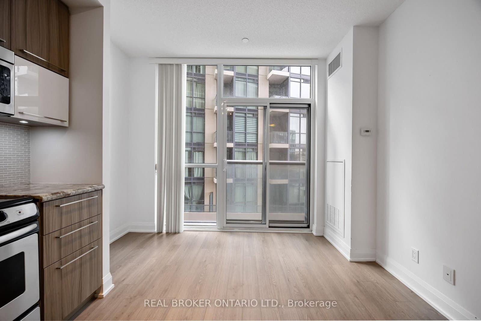 56 Annie Craig Drive, Unit 302 thumbnail 18