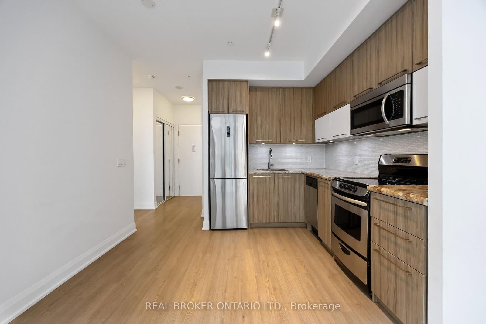 56 Annie Craig Drive, Unit 302 thumbnail 4