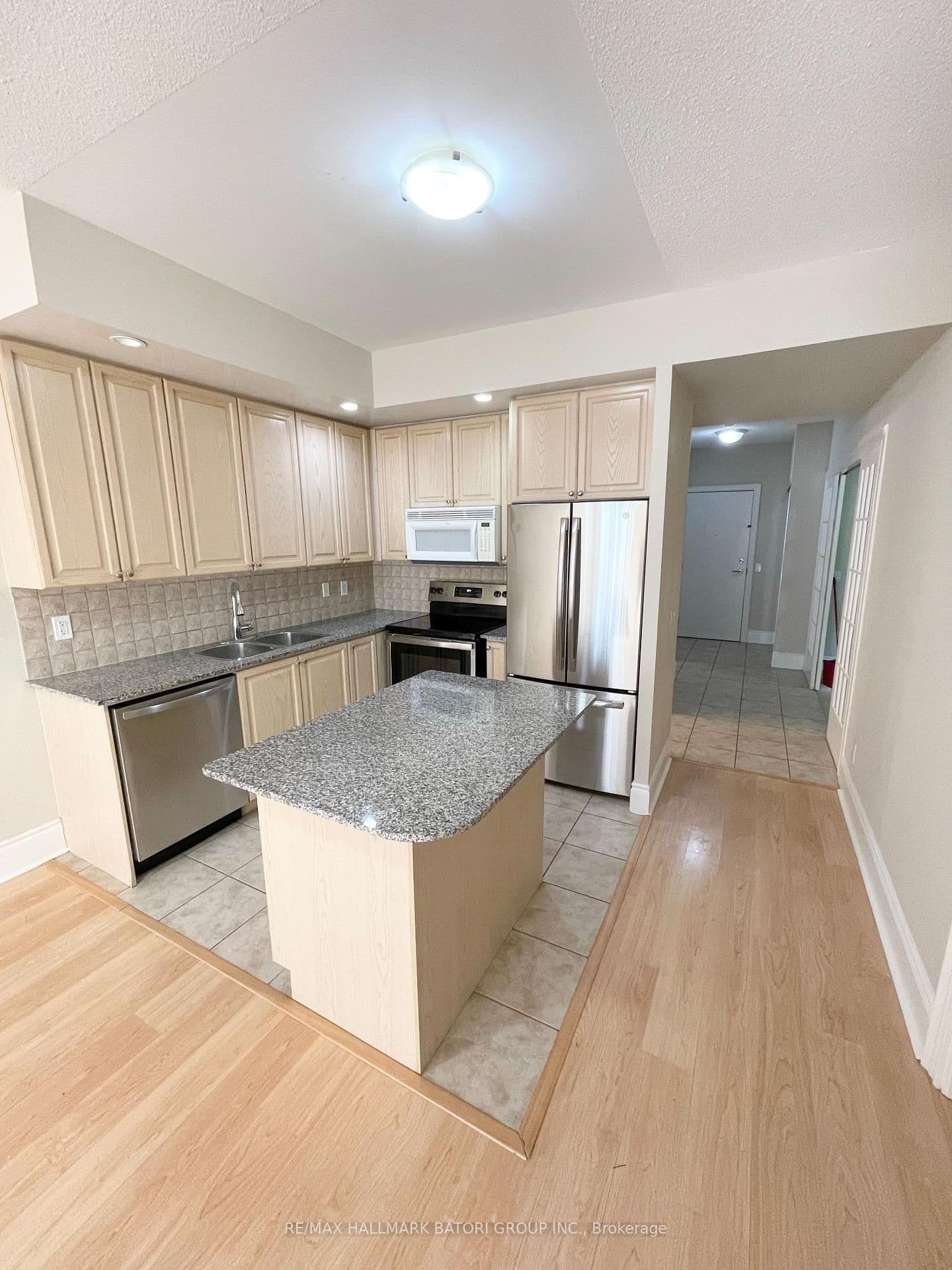 5233 Dundas Street W, Unit 316 thumbnail 5