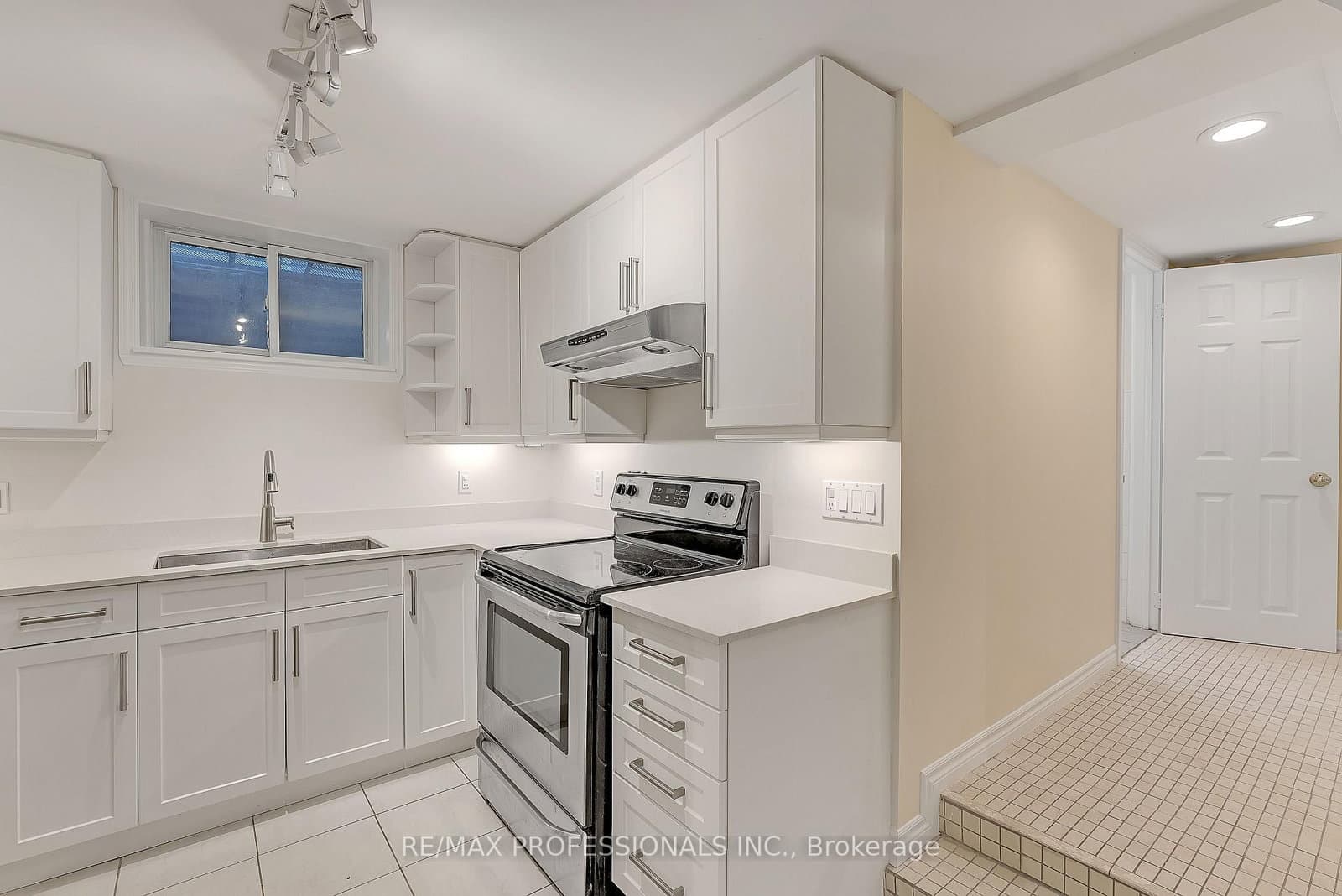 5B Old Mill Drive, Unit Lower thumbnail 12