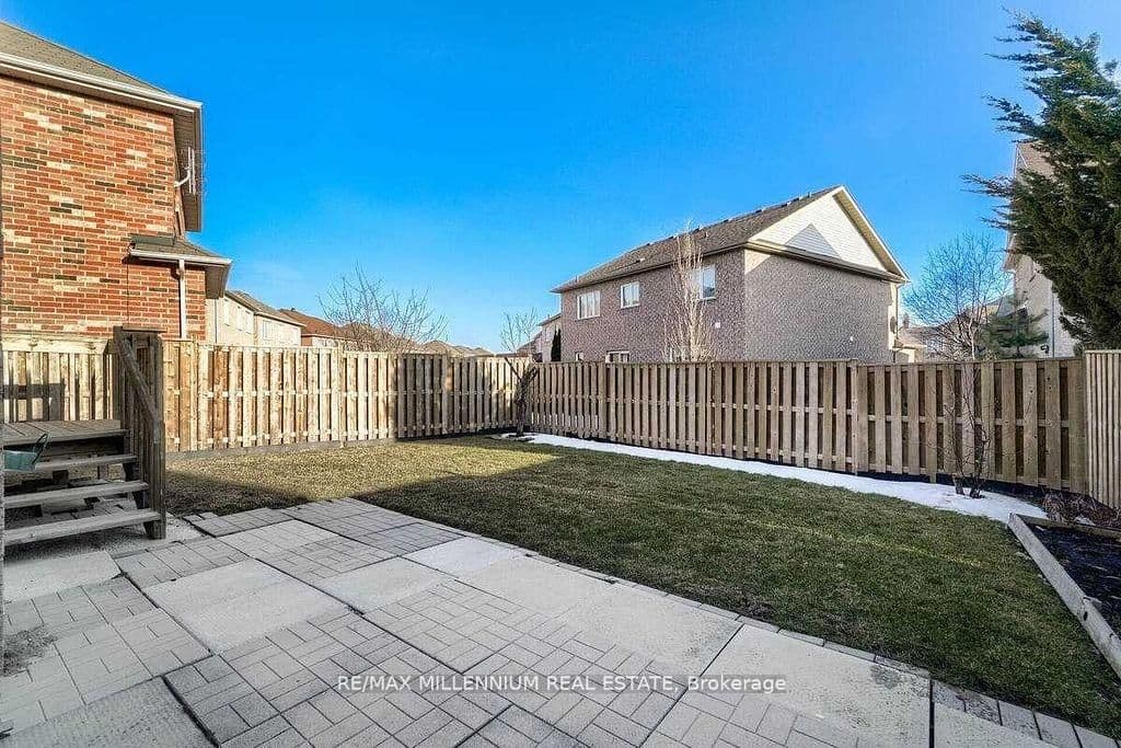 23 Calderstone Drive S thumbnail 11