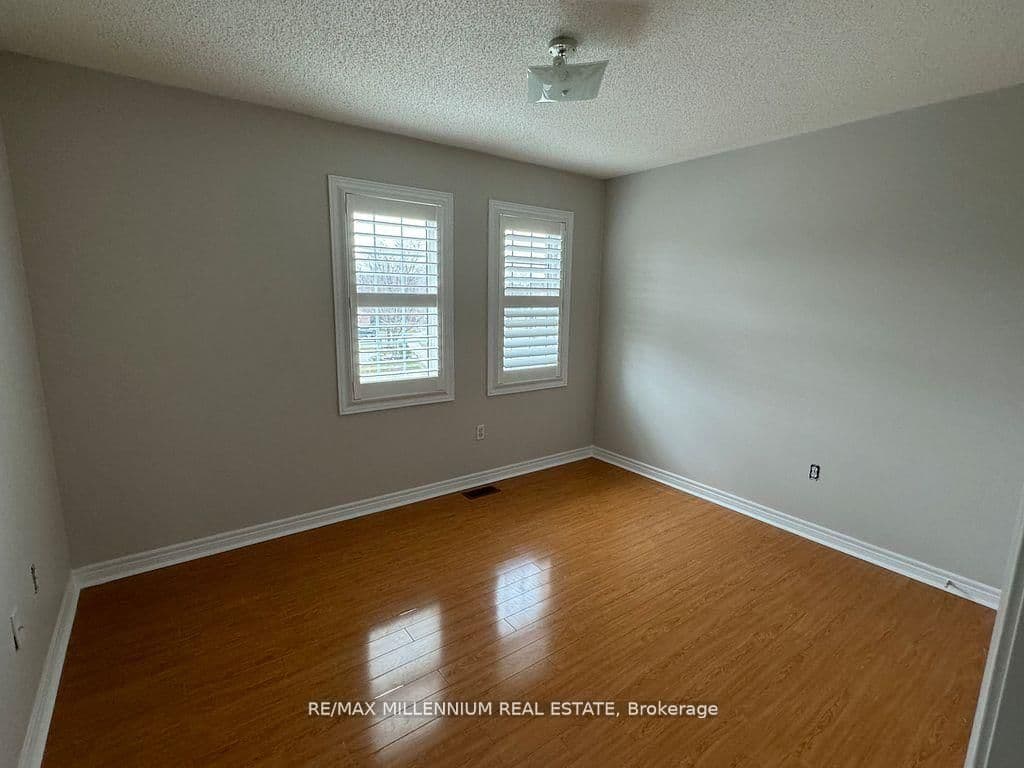 23 Calderstone Drive S thumbnail 4