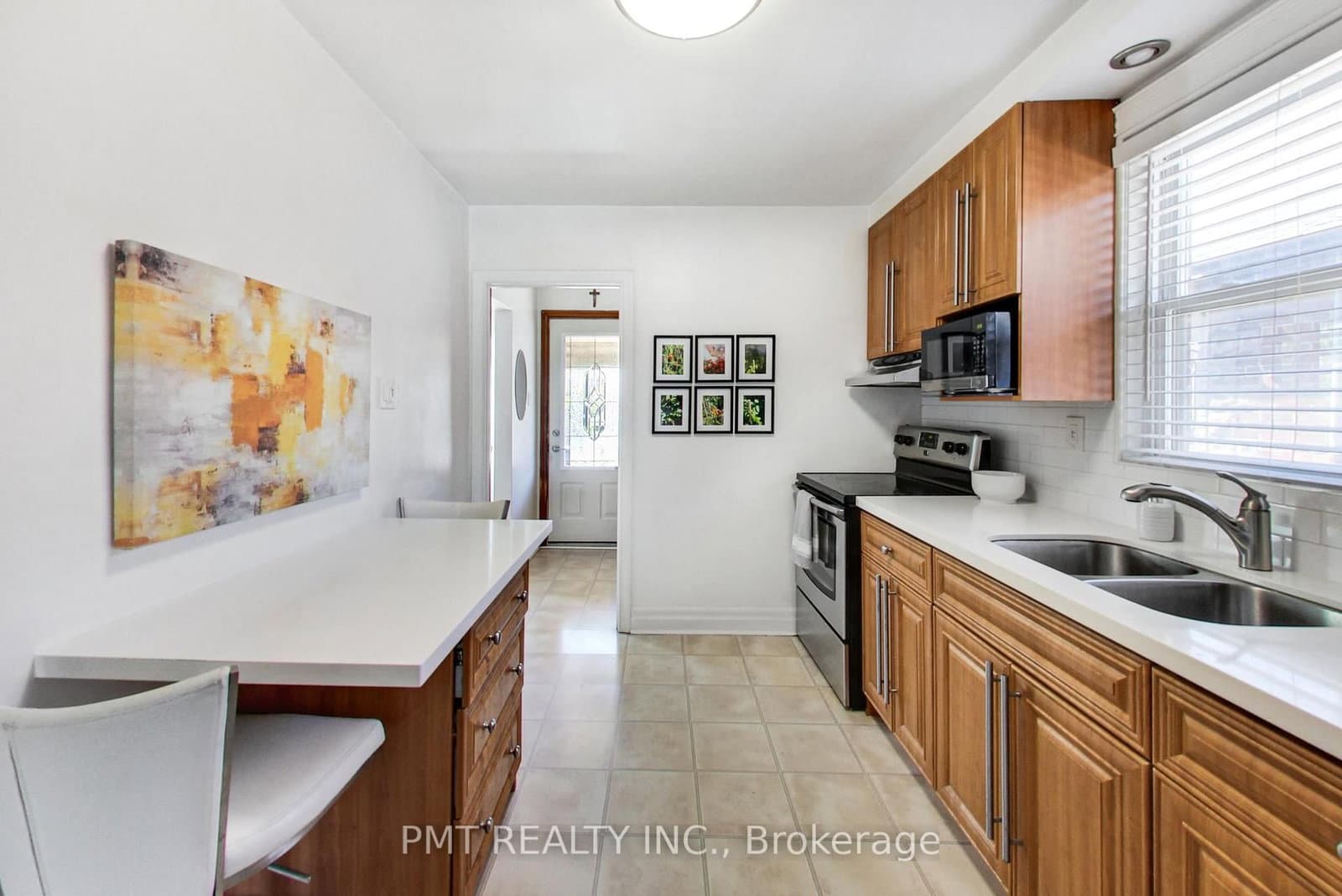 25 Ronald Avenue thumbnail 15