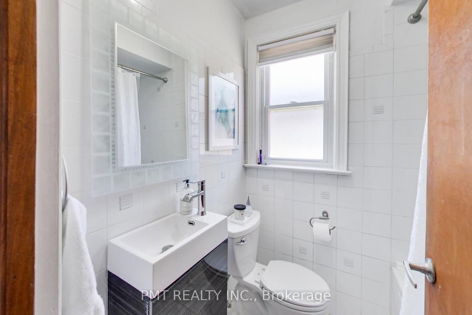 25 Ronald Avenue thumbnail 16