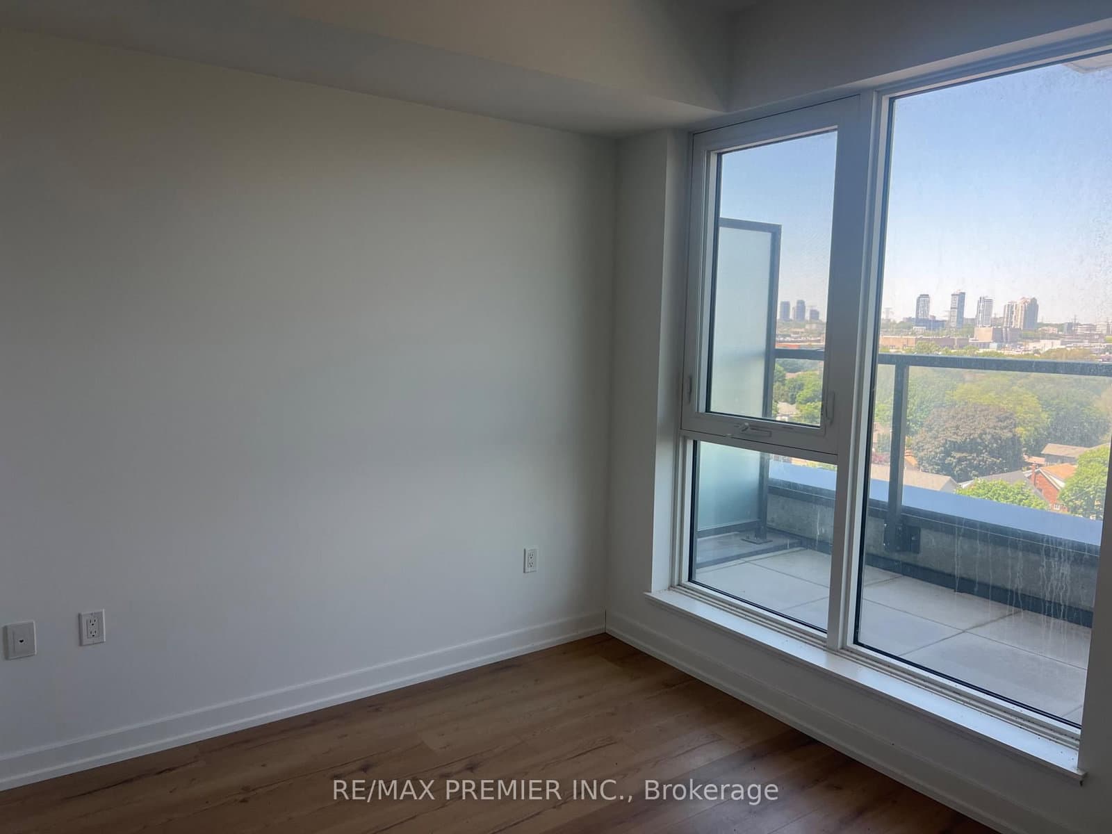 1195 The Queensway, Unit 903 thumbnail 5
