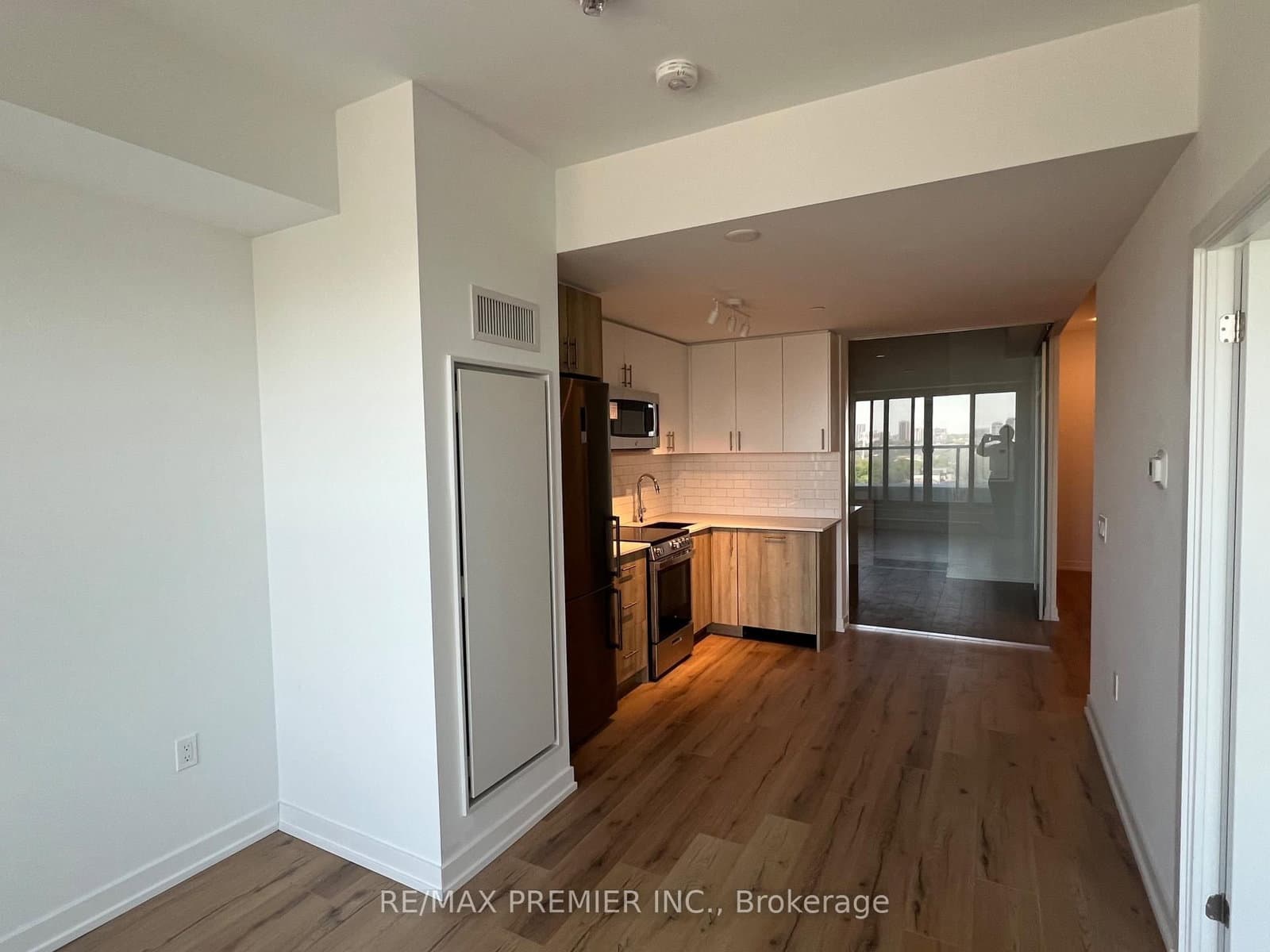 1195 The Queensway, Unit 903 thumbnail 8