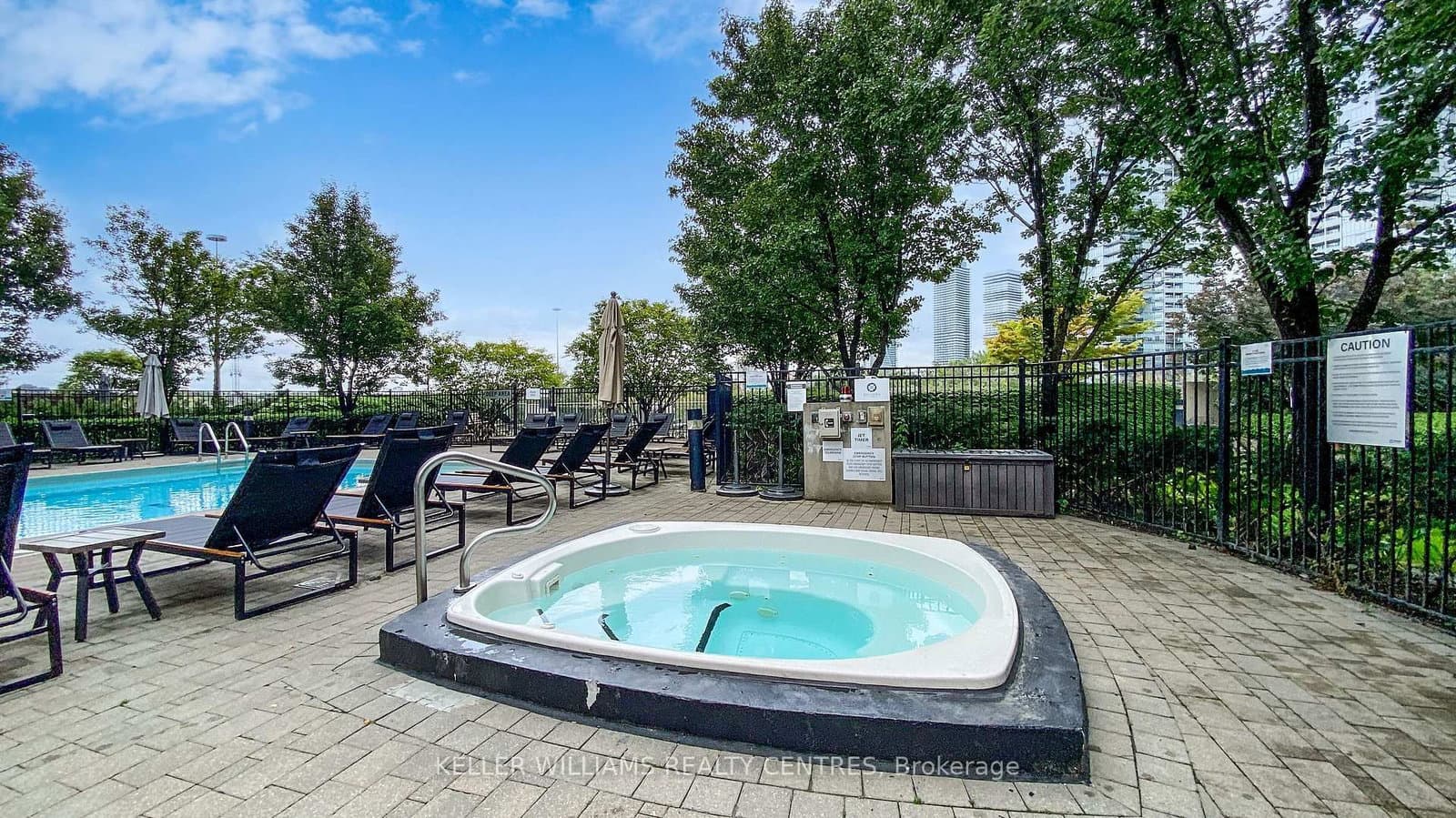 165 Legion Road N, Unit 434 thumbnail 32