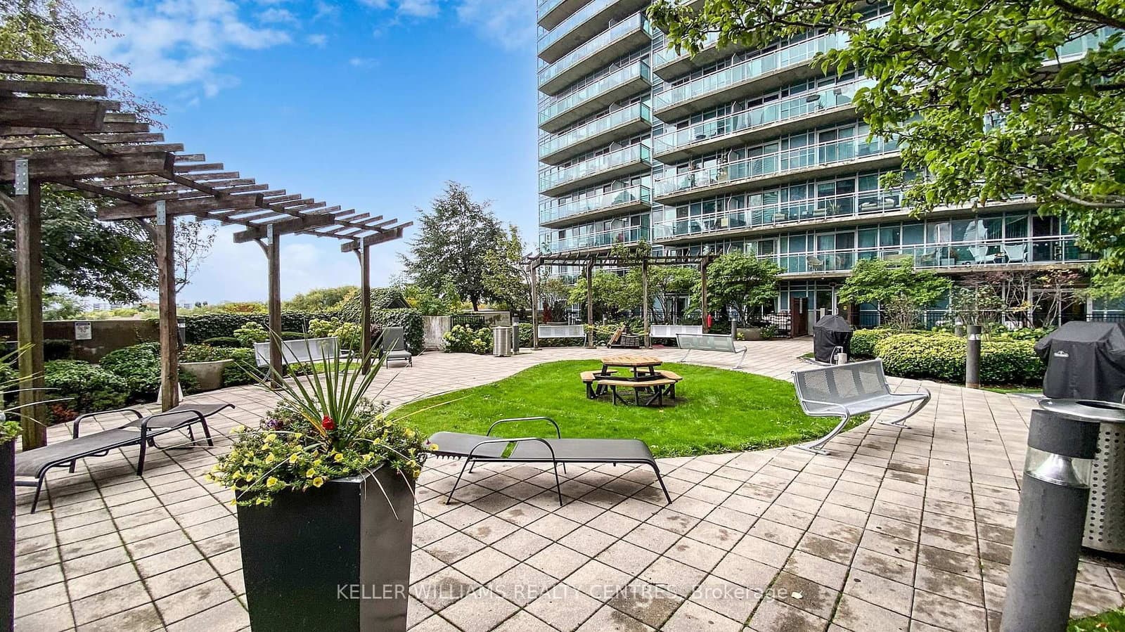 165 Legion Road N, Unit 434 thumbnail 39