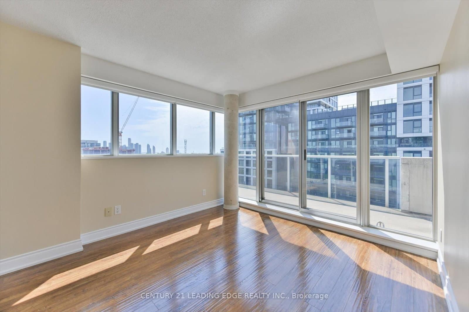 1040 The Queensway, Unit 710 thumbnail 11