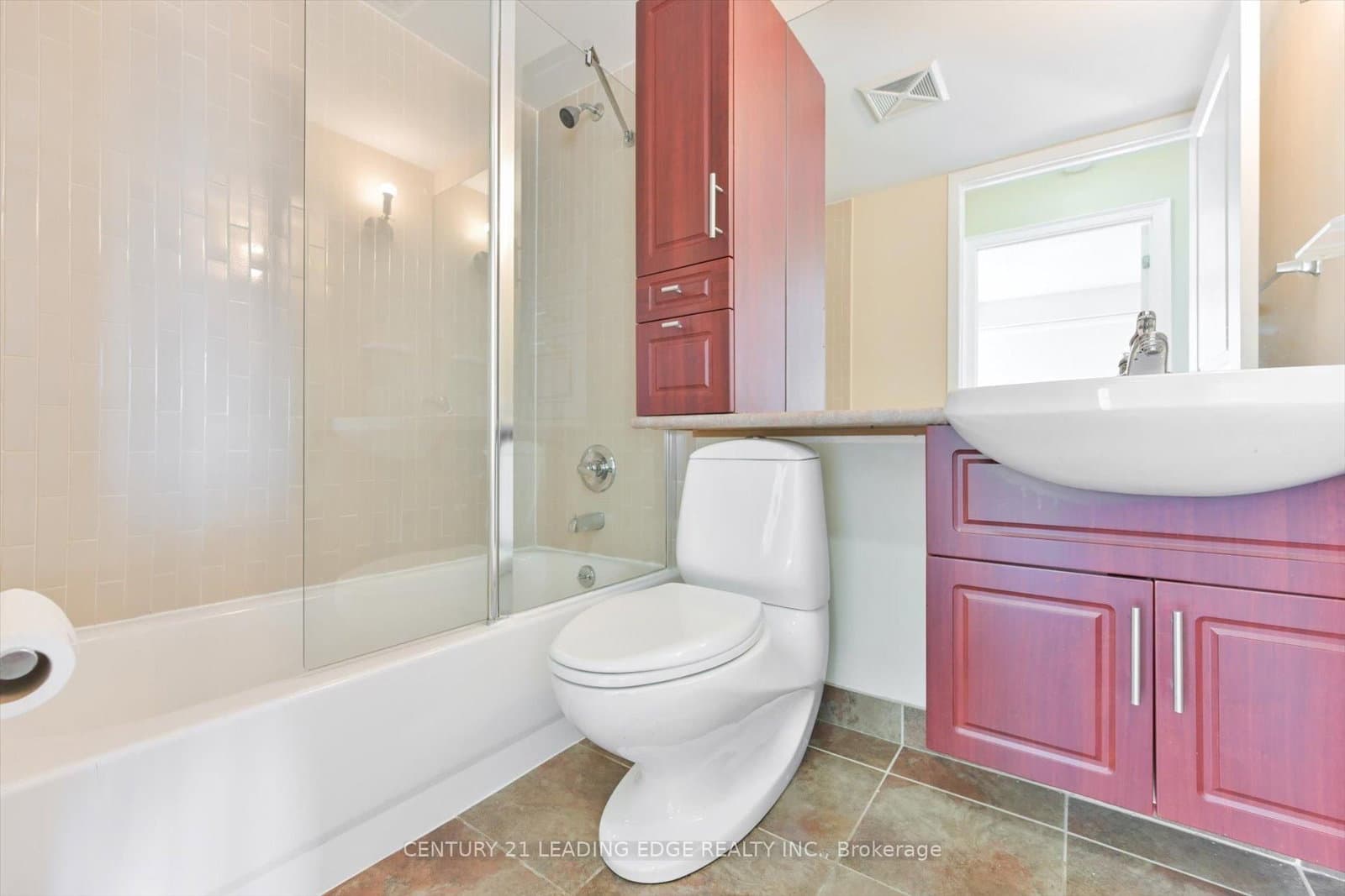 1040 The Queensway, Unit 710 thumbnail 17