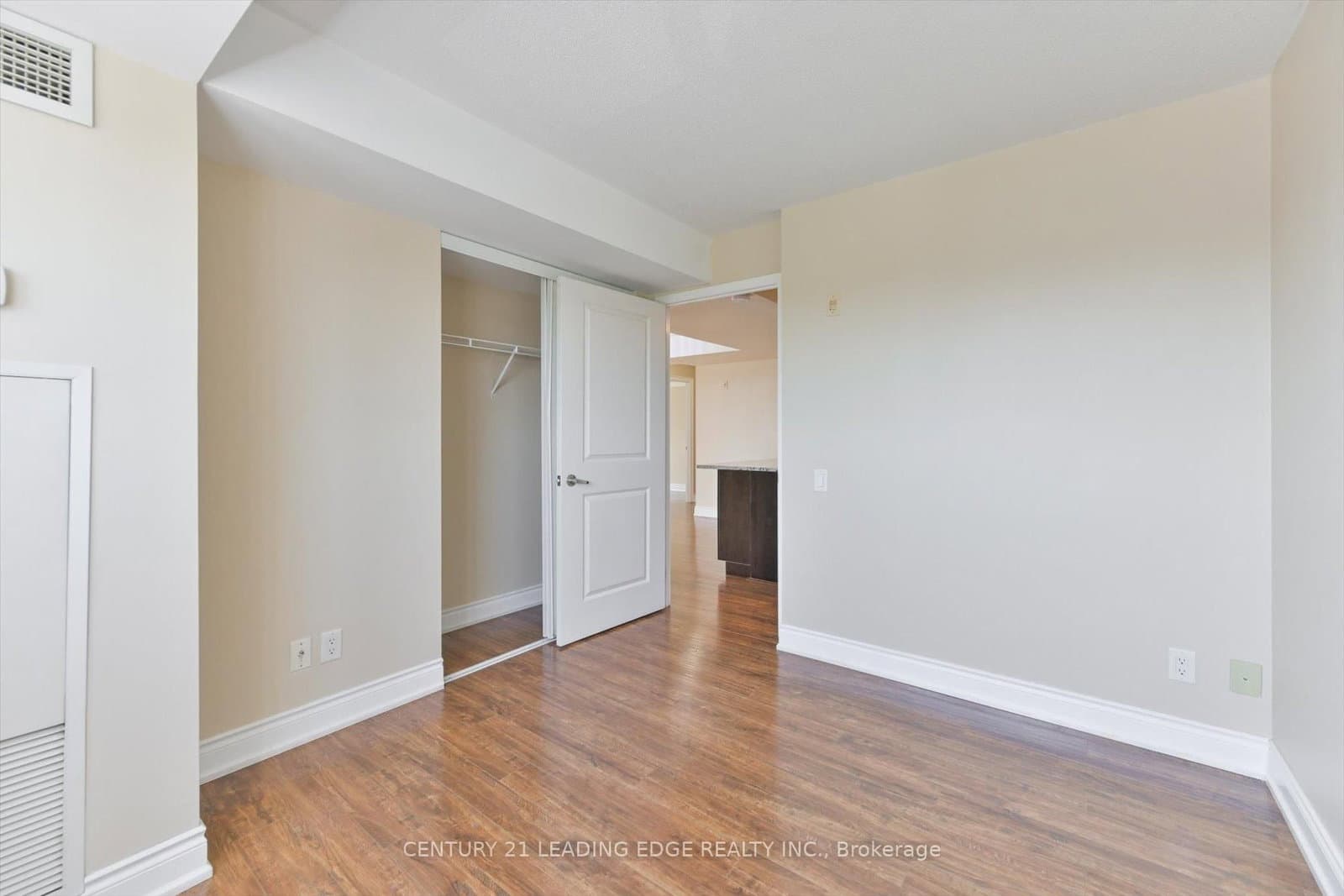 1040 The Queensway, Unit 710 thumbnail 18