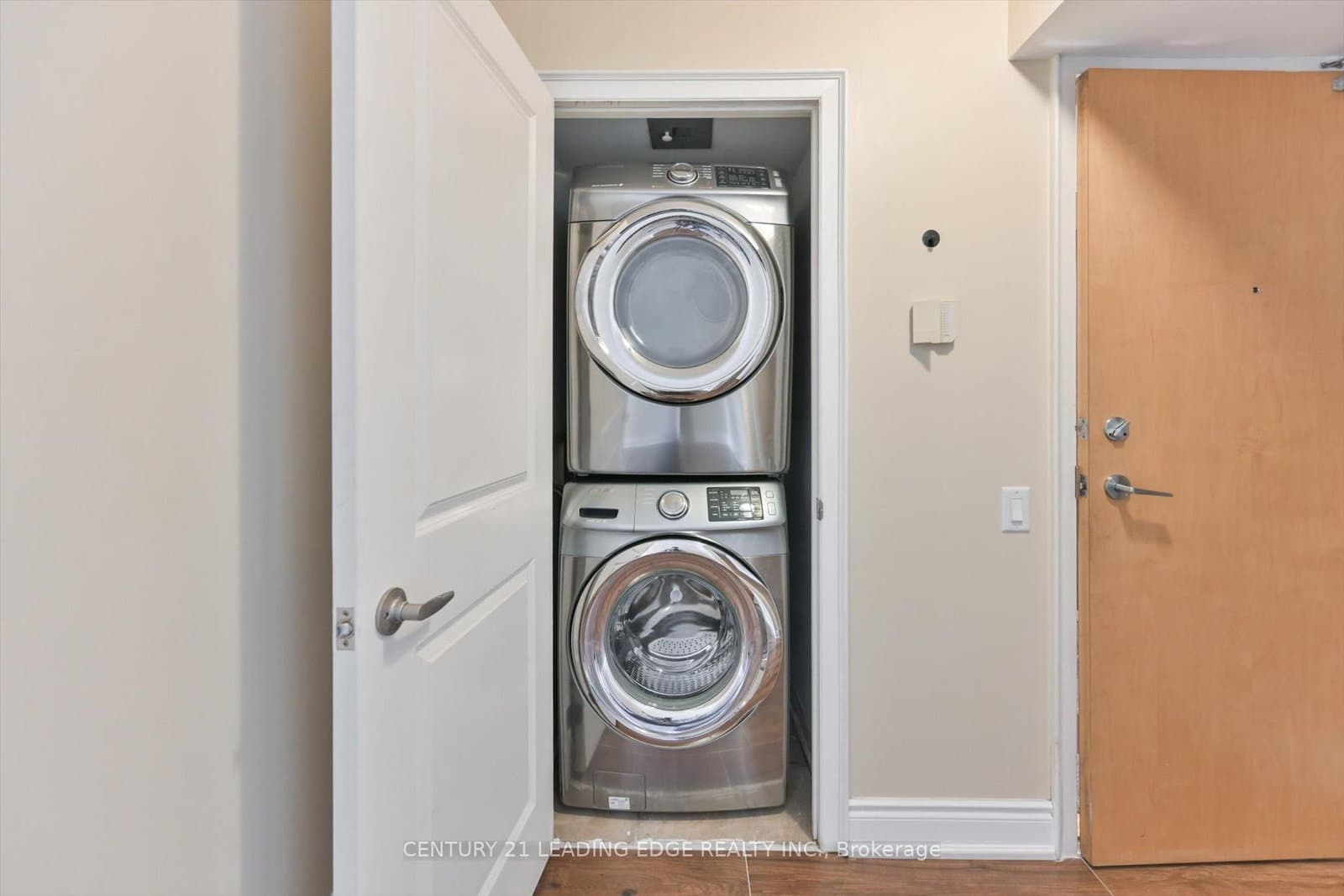 1040 The Queensway, Unit 710 thumbnail 23