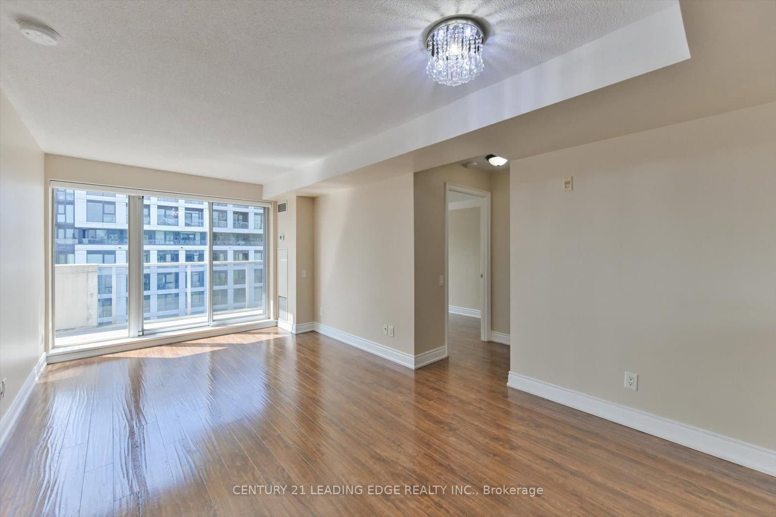 1040 The Queensway, Unit 710 thumbnail 9