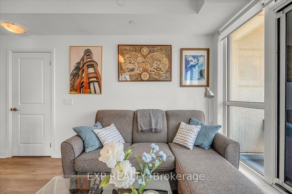17 Zorra Street, Unit 1509 thumbnail 18